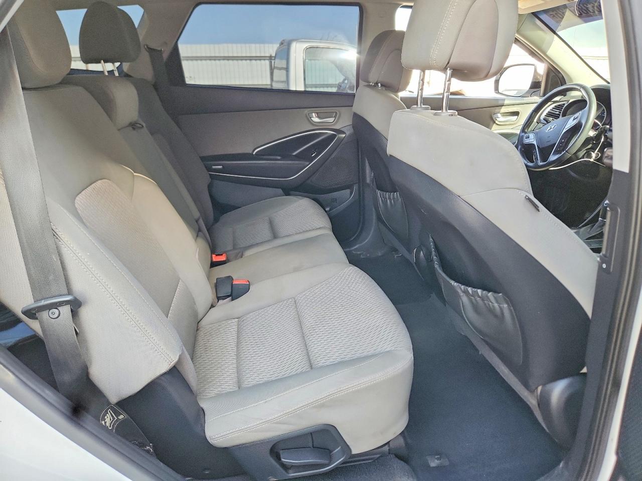 2014 Hyundai Santa Fe Gls White vin: KM8SMDHF9EU036830