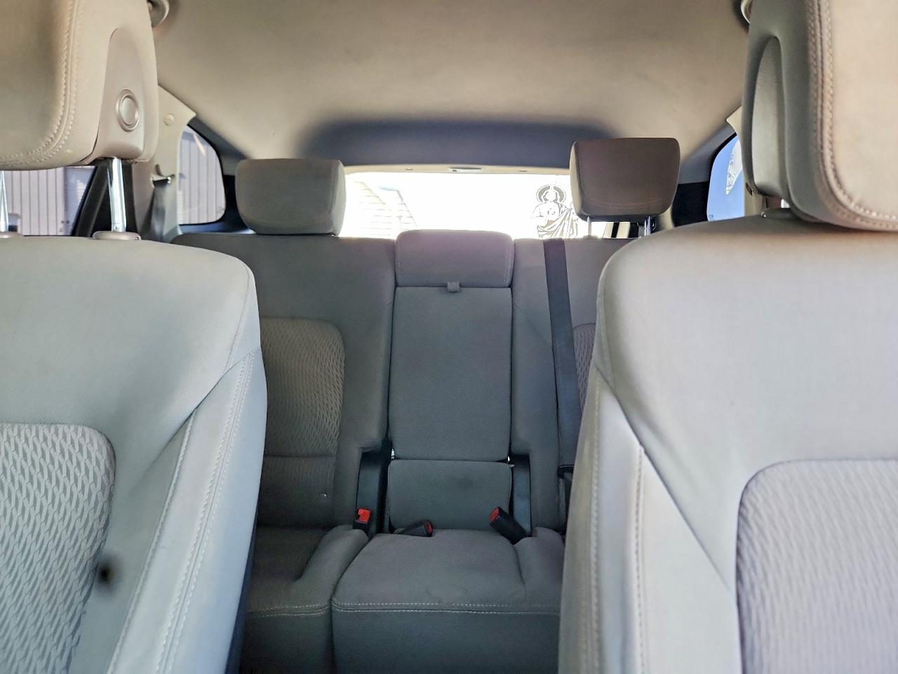 2014 Hyundai Santa Fe Gls White vin: KM8SMDHF9EU036830