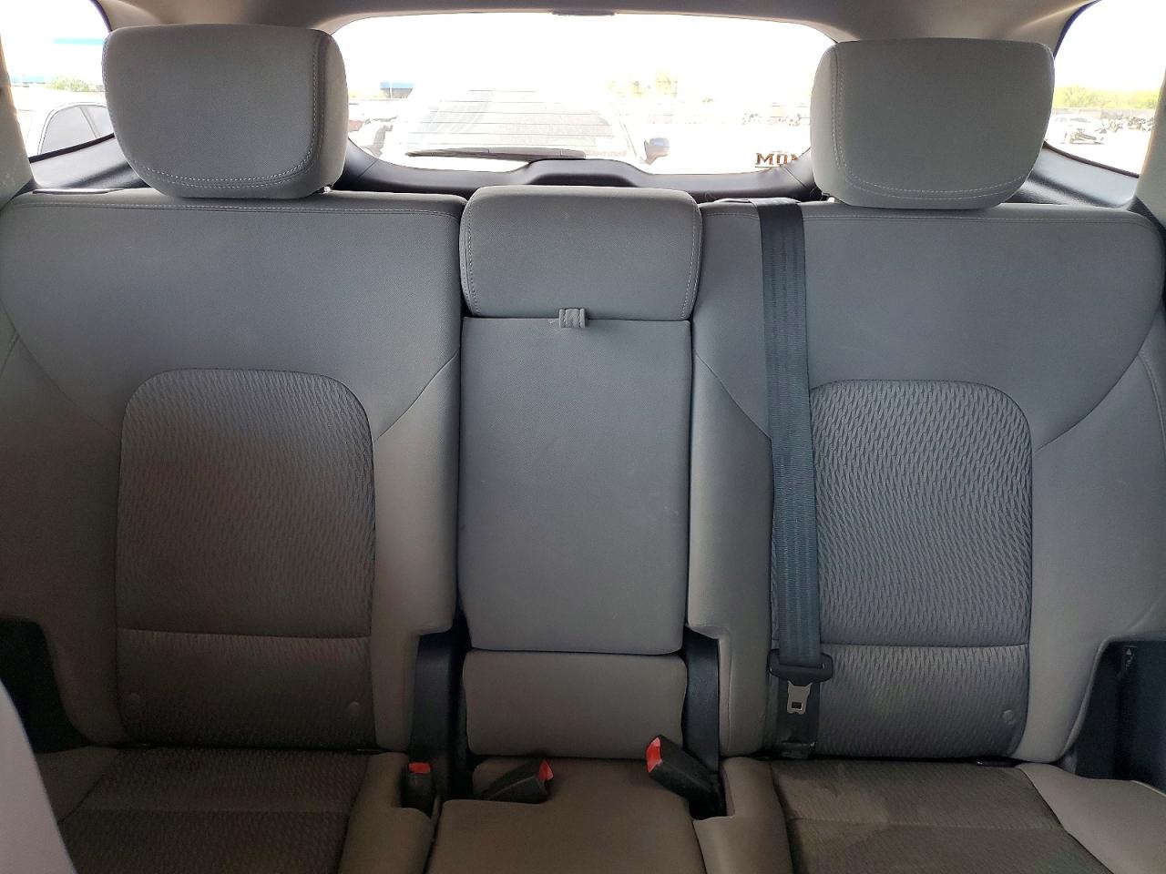 2015 Hyundai Santa Fe Gls White vin: KM8SMDHF9FU089318