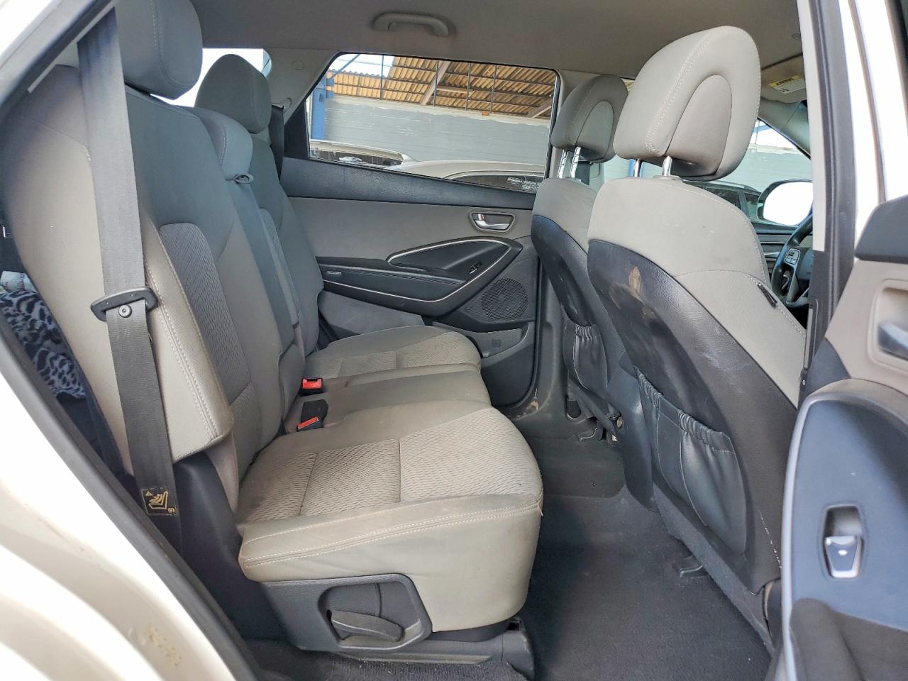 2015 Hyundai Santa Fe Gls White vin: KM8SMDHF9FU089318