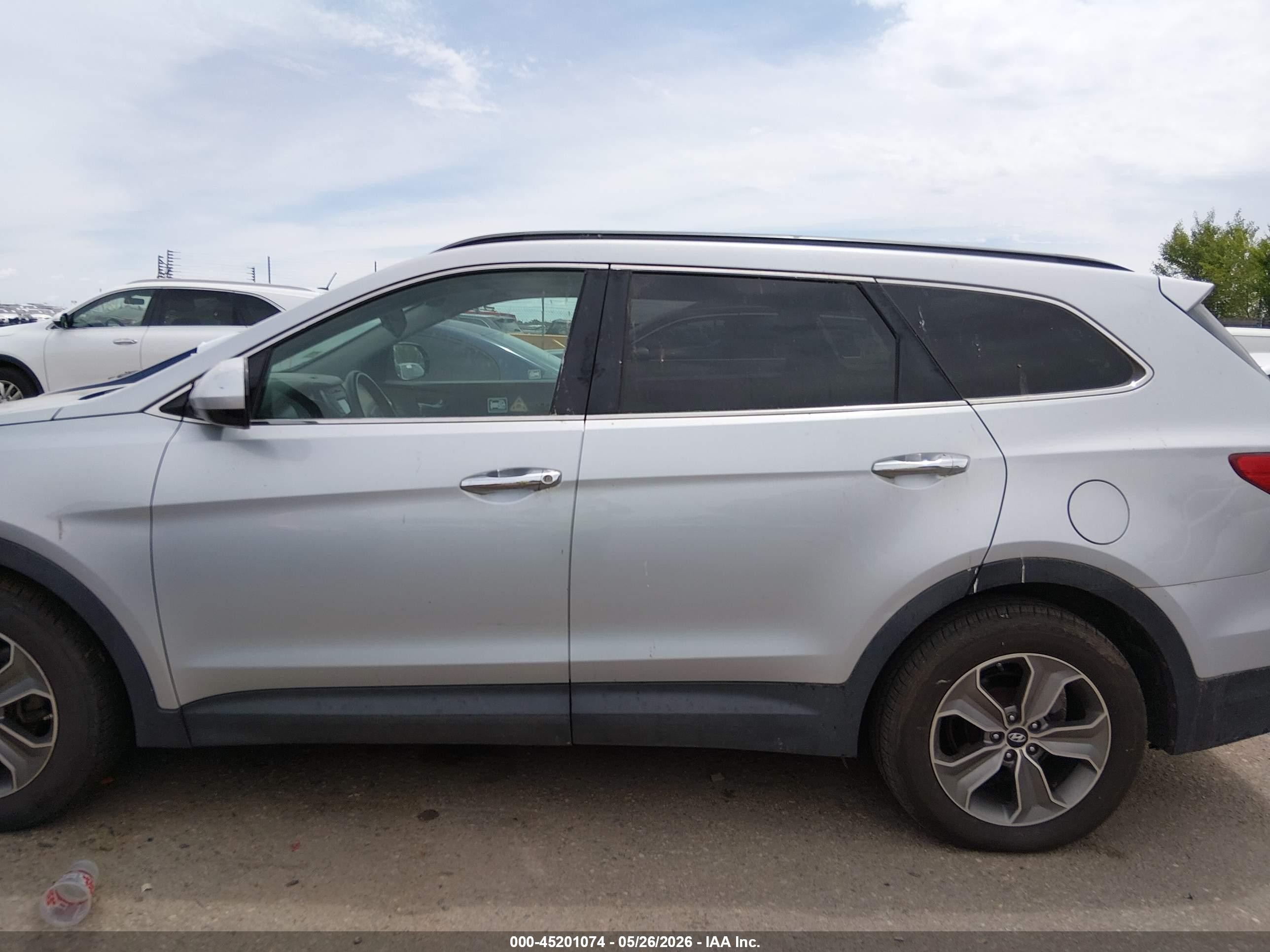 2015 Hyundai Santa Fe Gls Silver vin: KM8SMDHFXFU101623