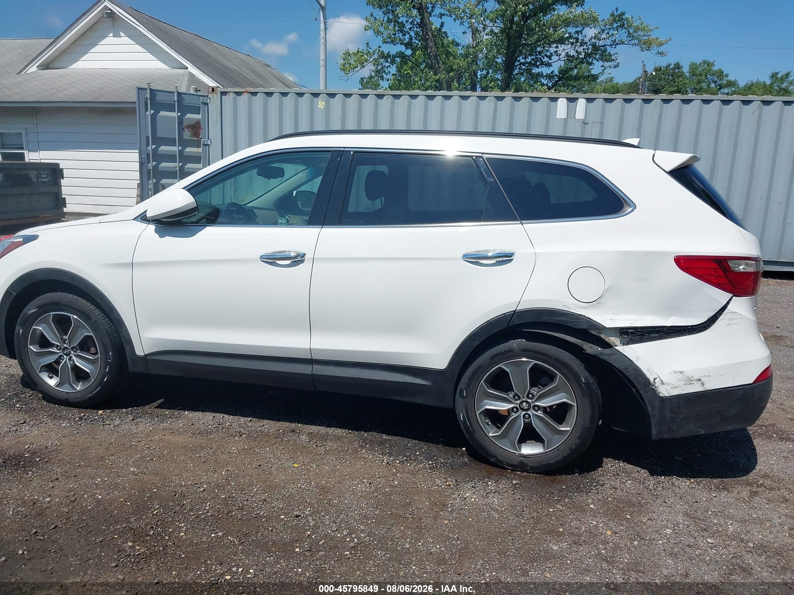 2016 Hyundai Santa Fe Se White vin: KM8SMDHFXGU151567