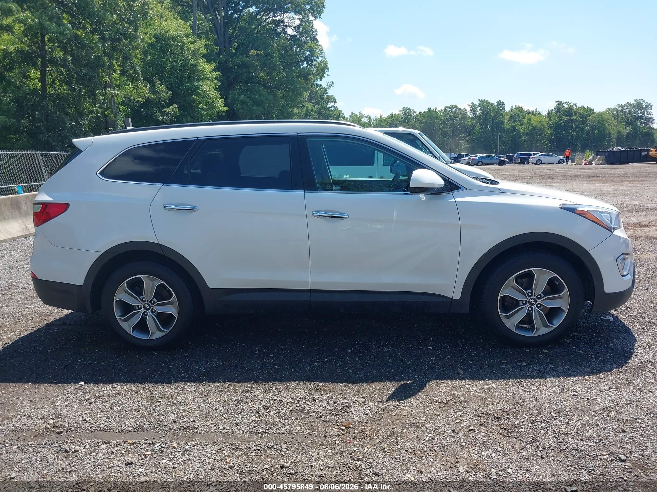2016 Hyundai Santa Fe Se White vin: KM8SMDHFXGU151567