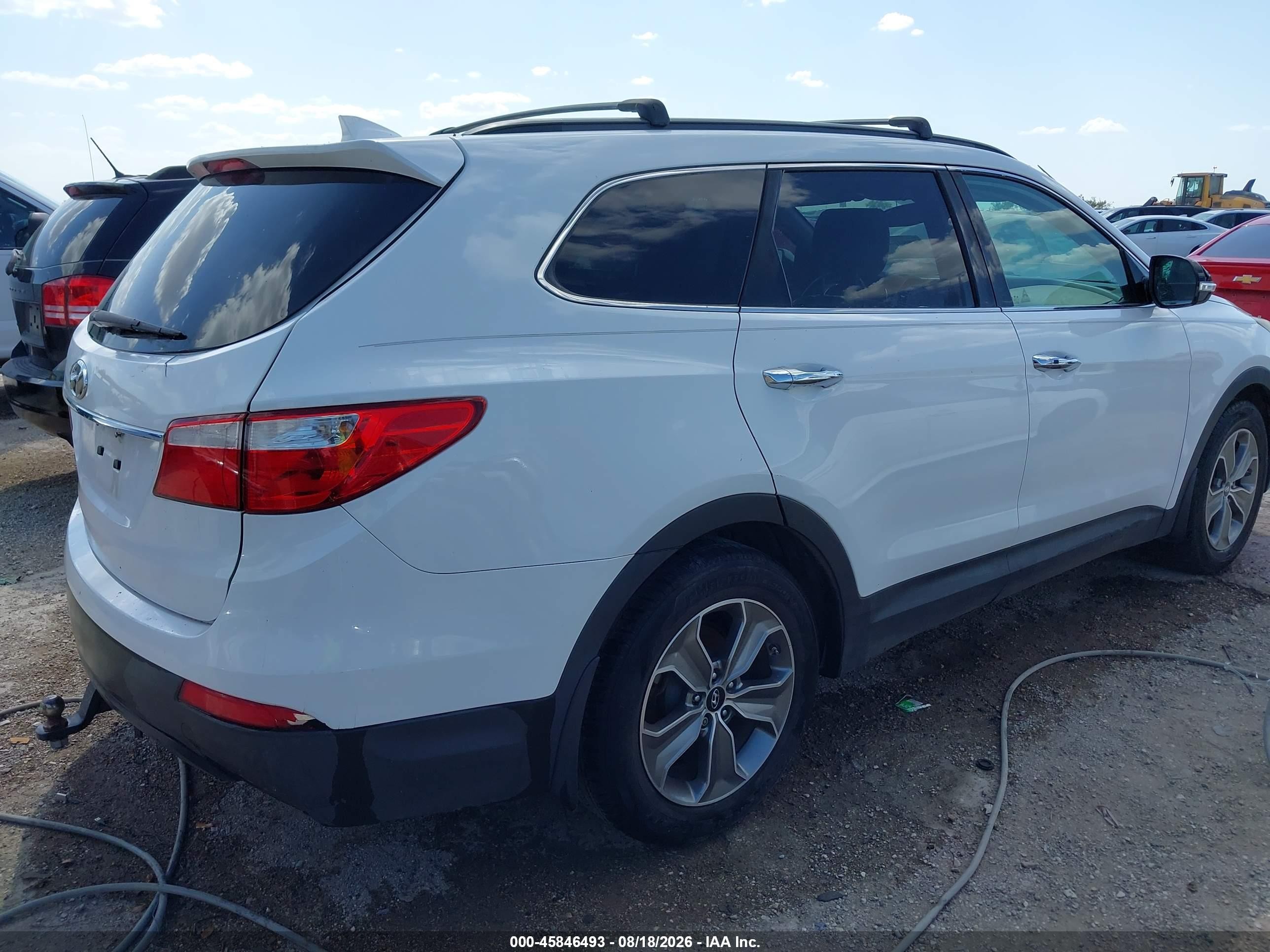 2014 Hyundai Santa Fe Gls White vin: KM8SN4HF2EU043874