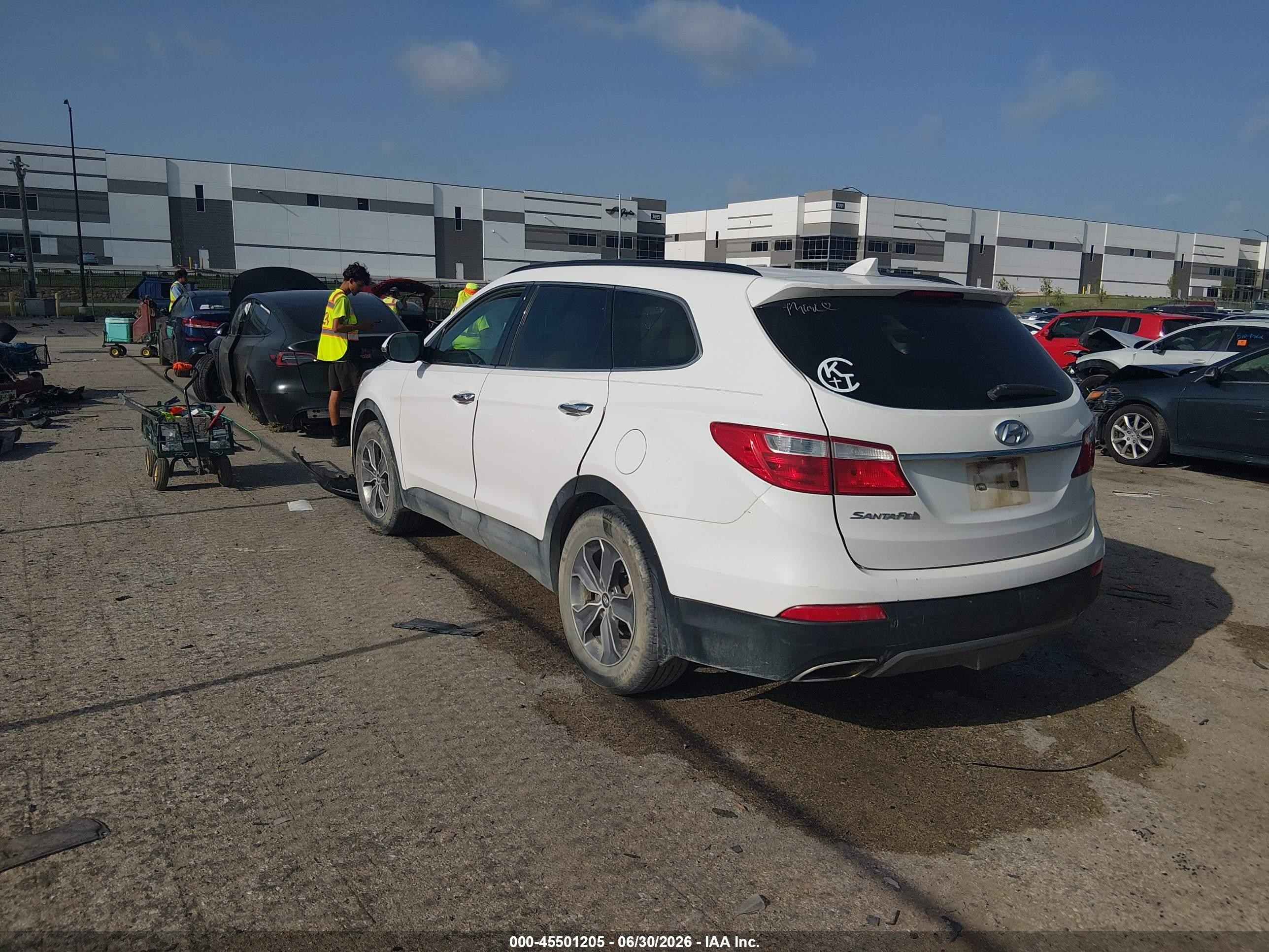 2014 Hyundai Santa Fe Gls White vin: KM8SN4HF2EU043888