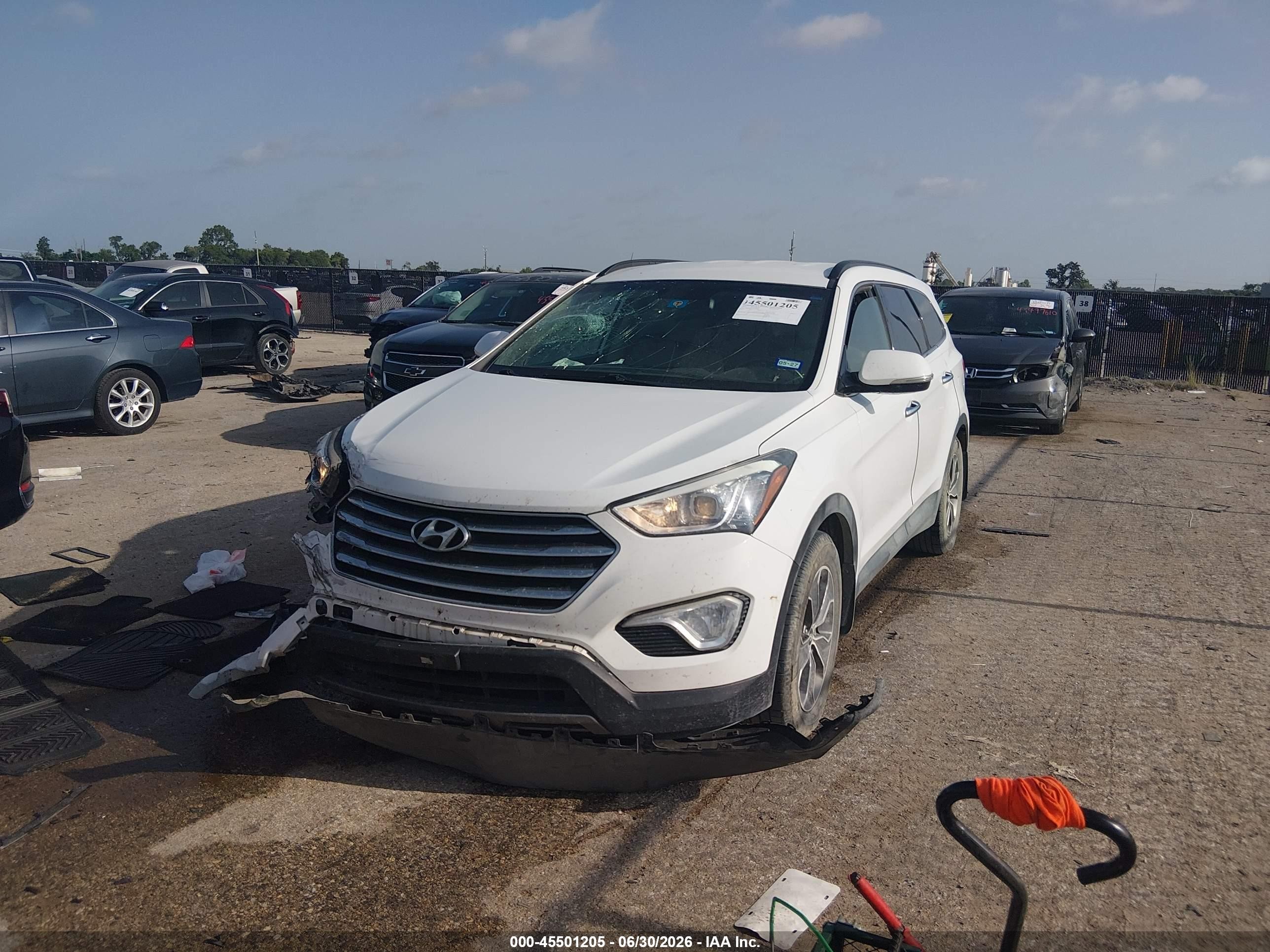 2014 Hyundai Santa Fe Gls White vin: KM8SN4HF2EU043888
