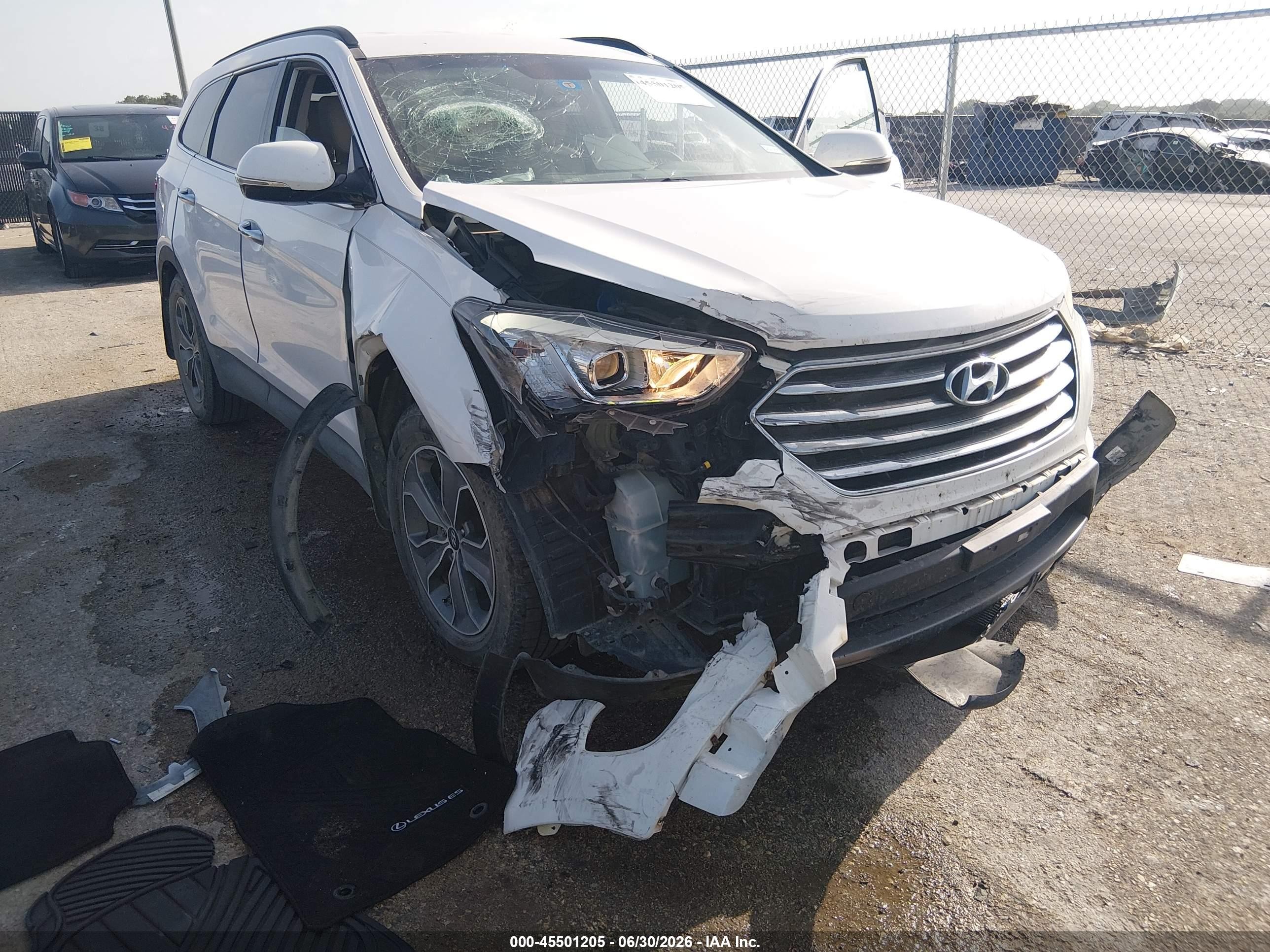 2014 Hyundai Santa Fe Gls White vin: KM8SN4HF2EU043888