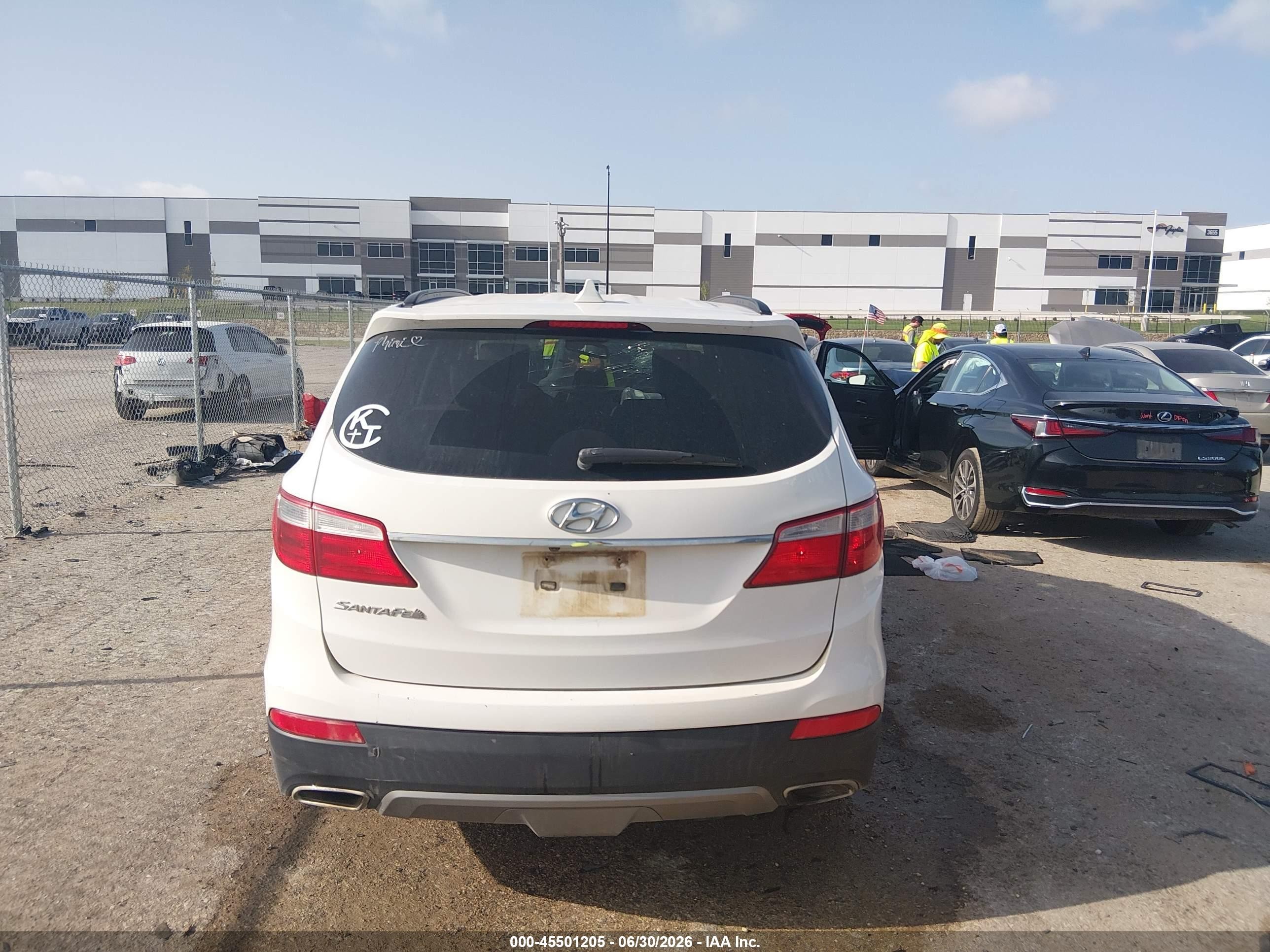 2014 Hyundai Santa Fe Gls White vin: KM8SN4HF2EU043888