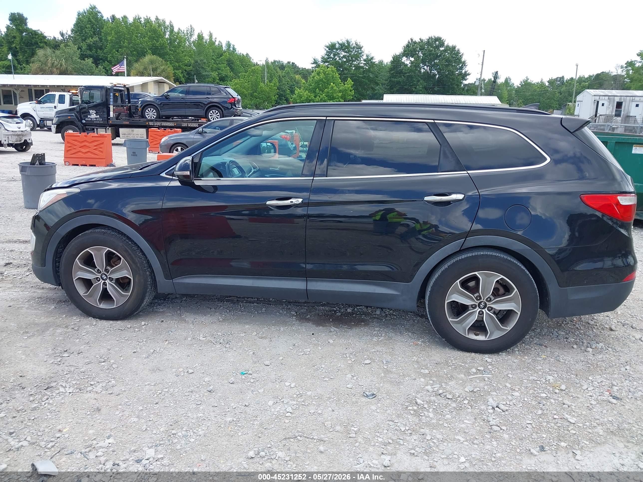 2014 Hyundai Santa Fe Gls Black vin: KM8SN4HF2EU070475