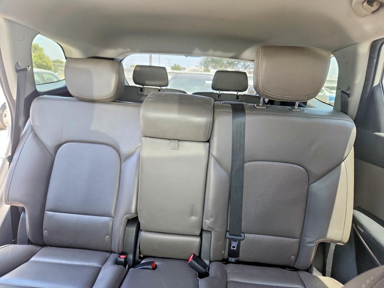 2013 Hyundai Santa Fe Gls Silver vin: KM8SN4HF5DU019776