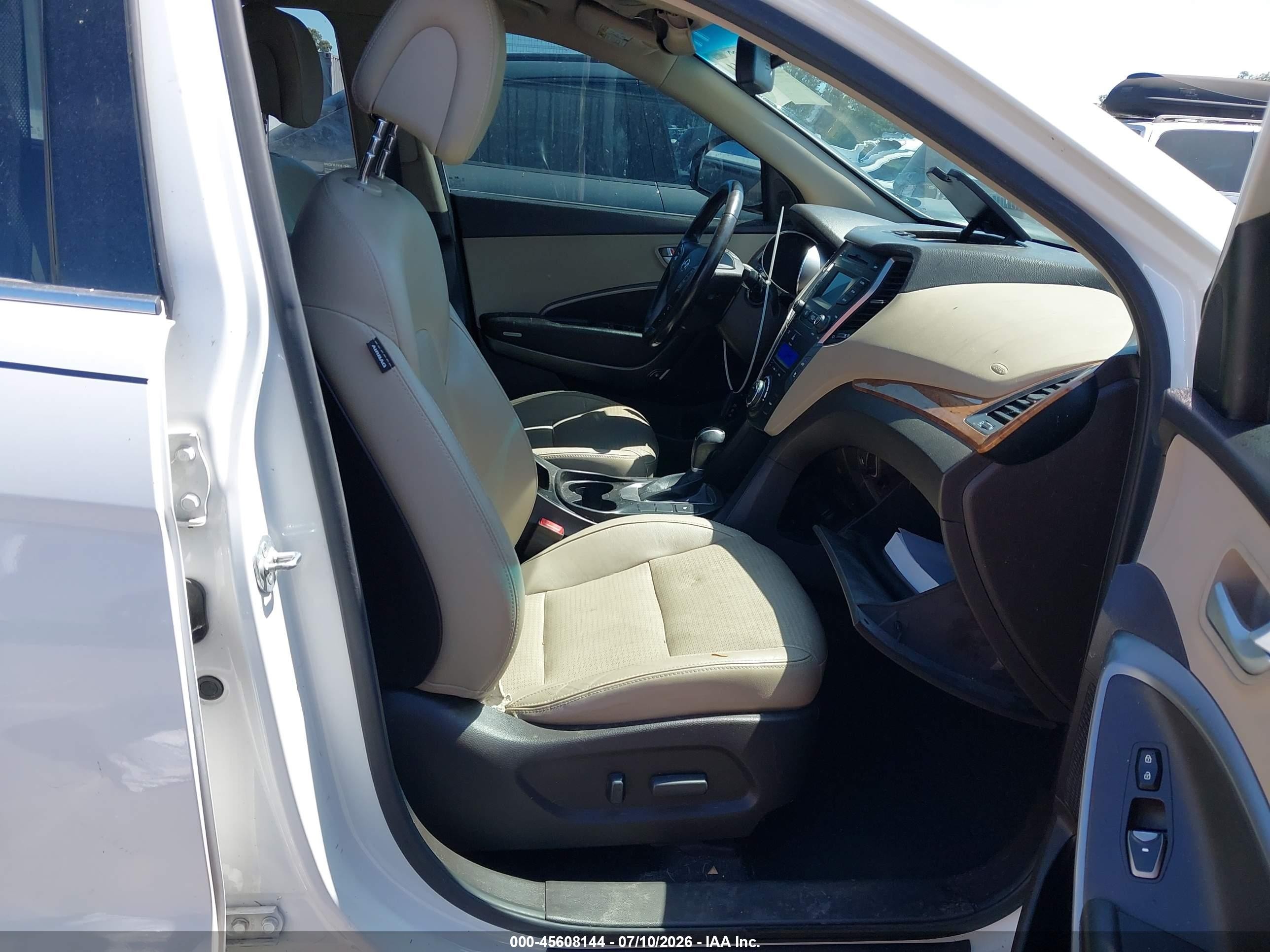 2014 Hyundai Santa Fe Limited White vin: KM8SN4HF7EU039383