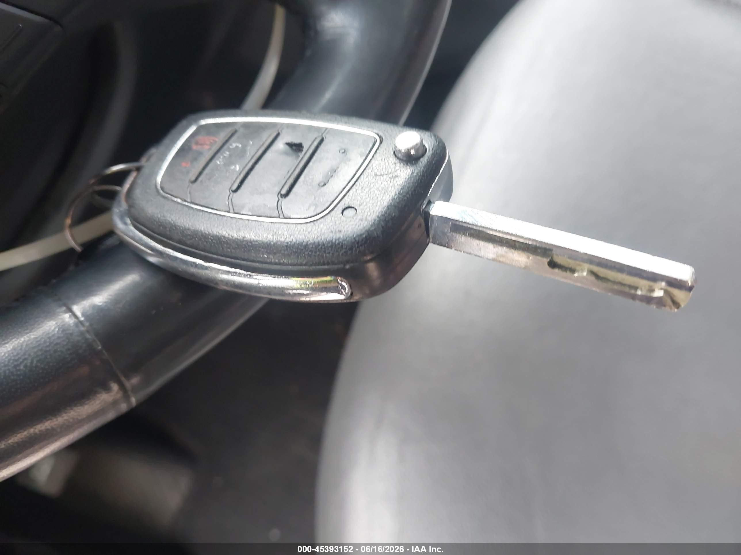 2013 Hyundai Santa Fe Gls Серебряный vin: KM8SN4HF8DU019450