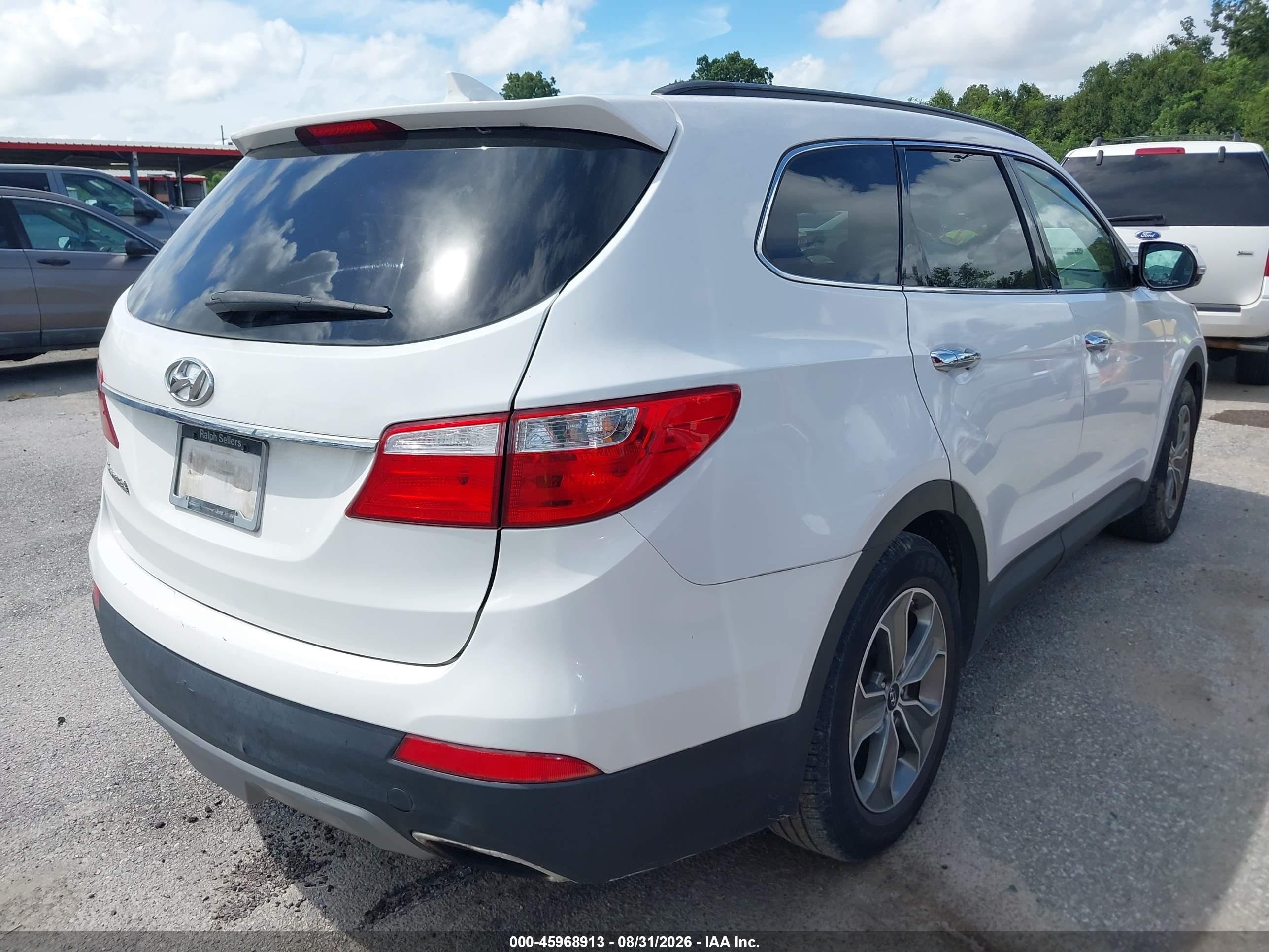 2013 Hyundai Santa Fe Gls White vin: KM8SN4HF9DU025385