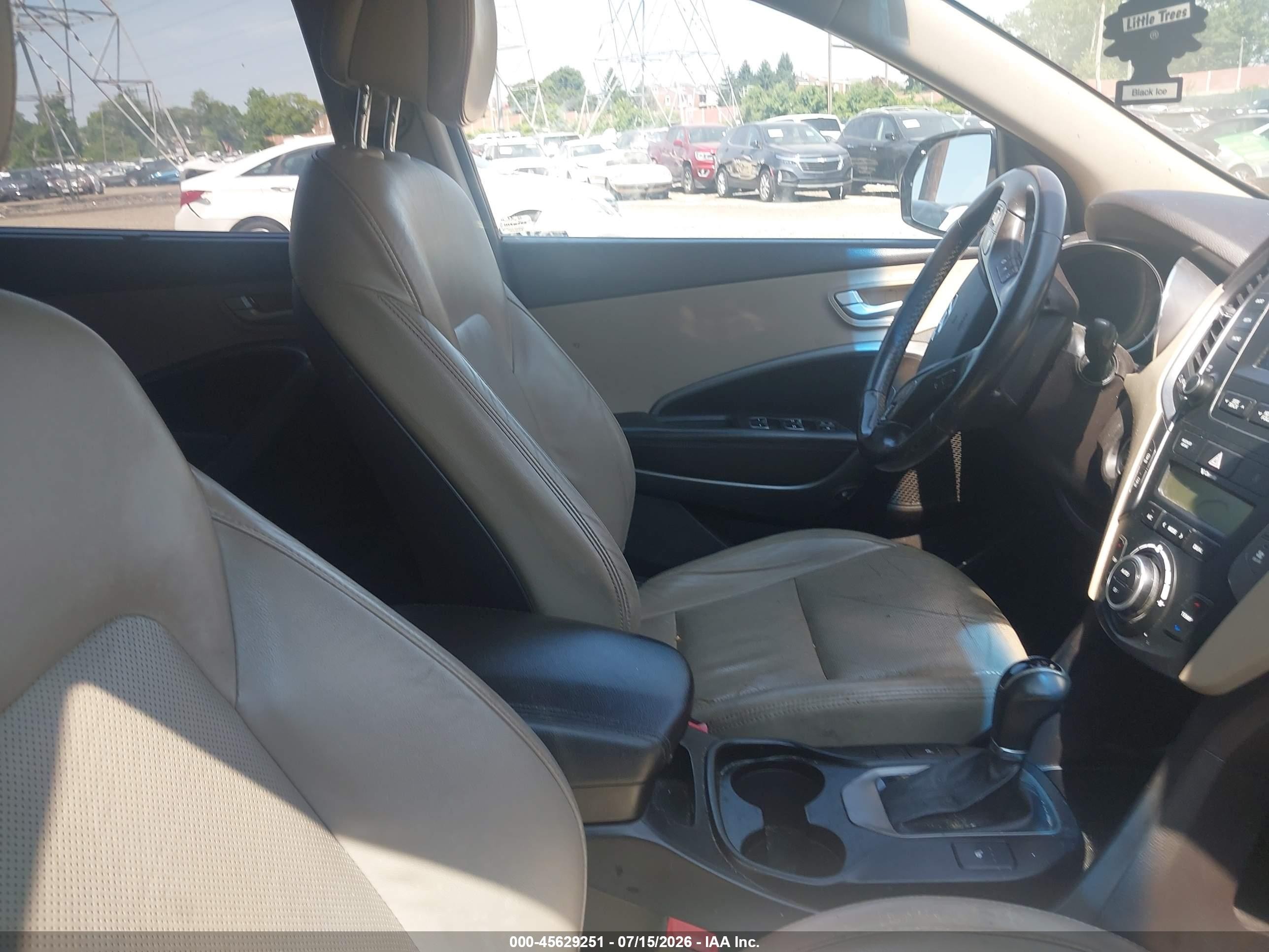 2015 Hyundai Santa Fe Limited Red vin: KM8SN4HF9FU106793