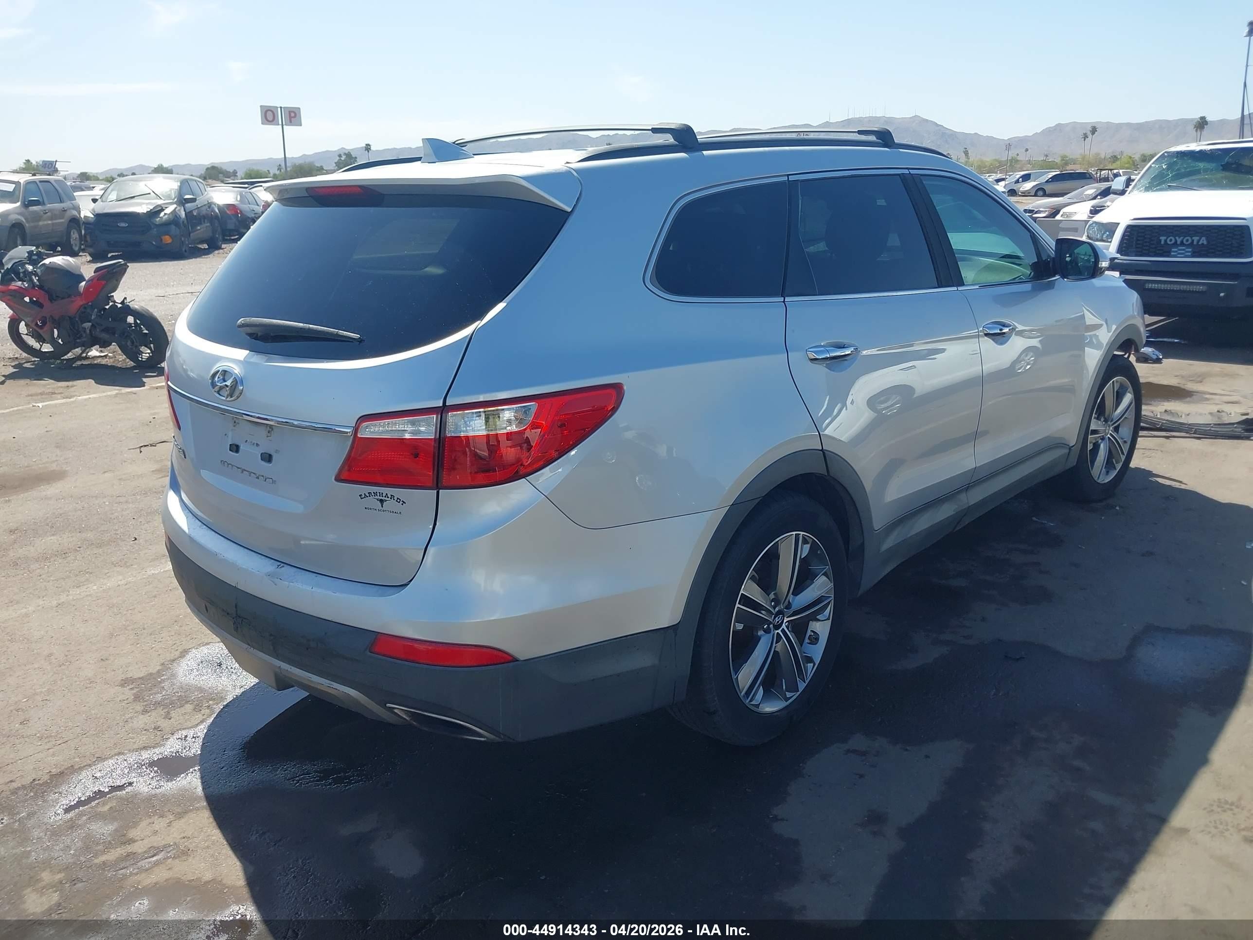 2015 Hyundai Santa Fe Gls Серебряный vin: KM8SN4HFXFU102784