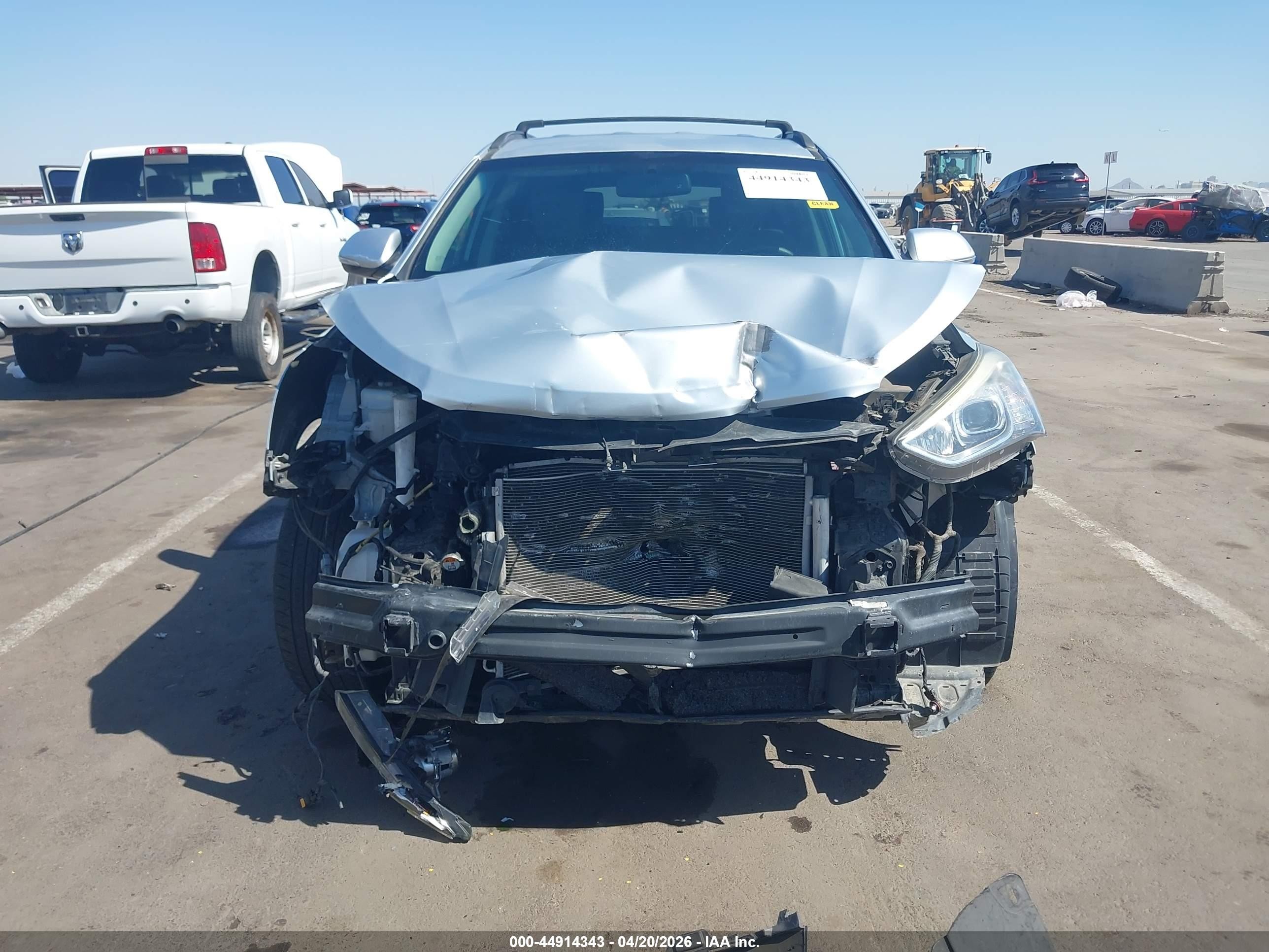 2015 Hyundai Santa Fe Gls Серебряный vin: KM8SN4HFXFU102784