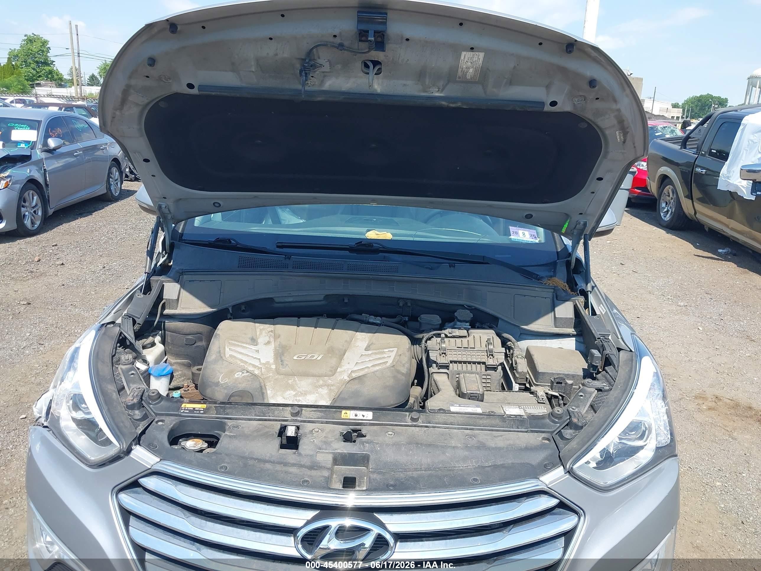 2014 Hyundai Santa Fe Gls Silver vin: KM8SNDHF0EU070894