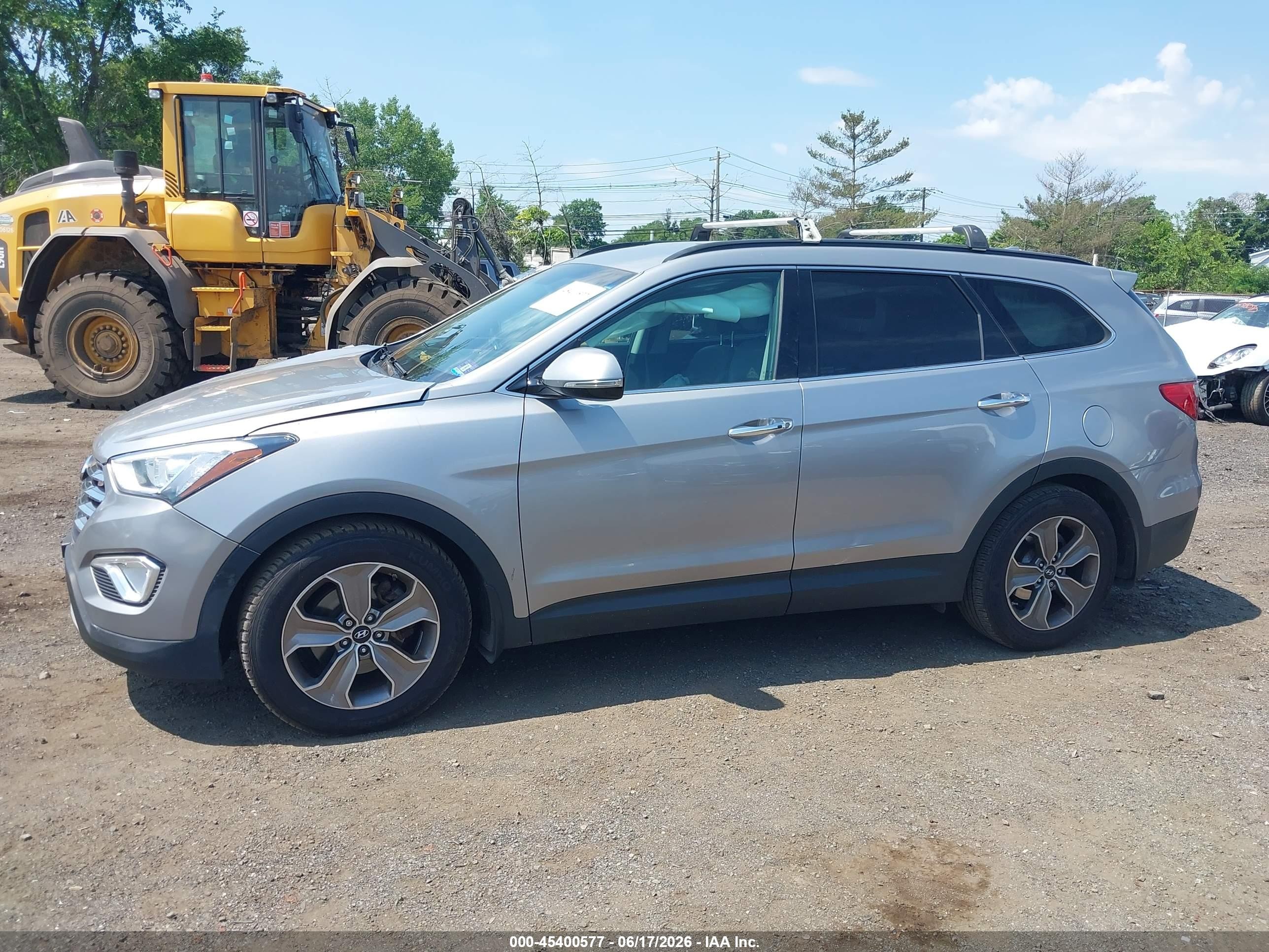 2014 Hyundai Santa Fe Gls Silver vin: KM8SNDHF0EU070894