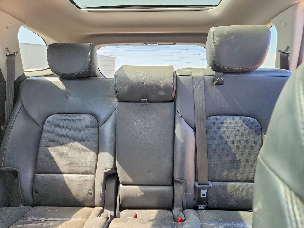 2015 Hyundai Santa Fe Gls White vin: KM8SNDHF2FU126481