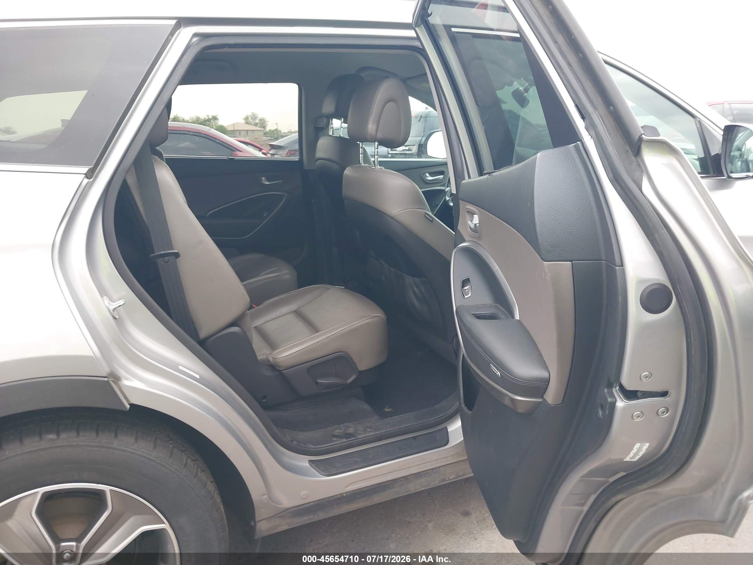 2014 Hyundai Santa Fe Limited Silver vin: KM8SNDHF5EU057610