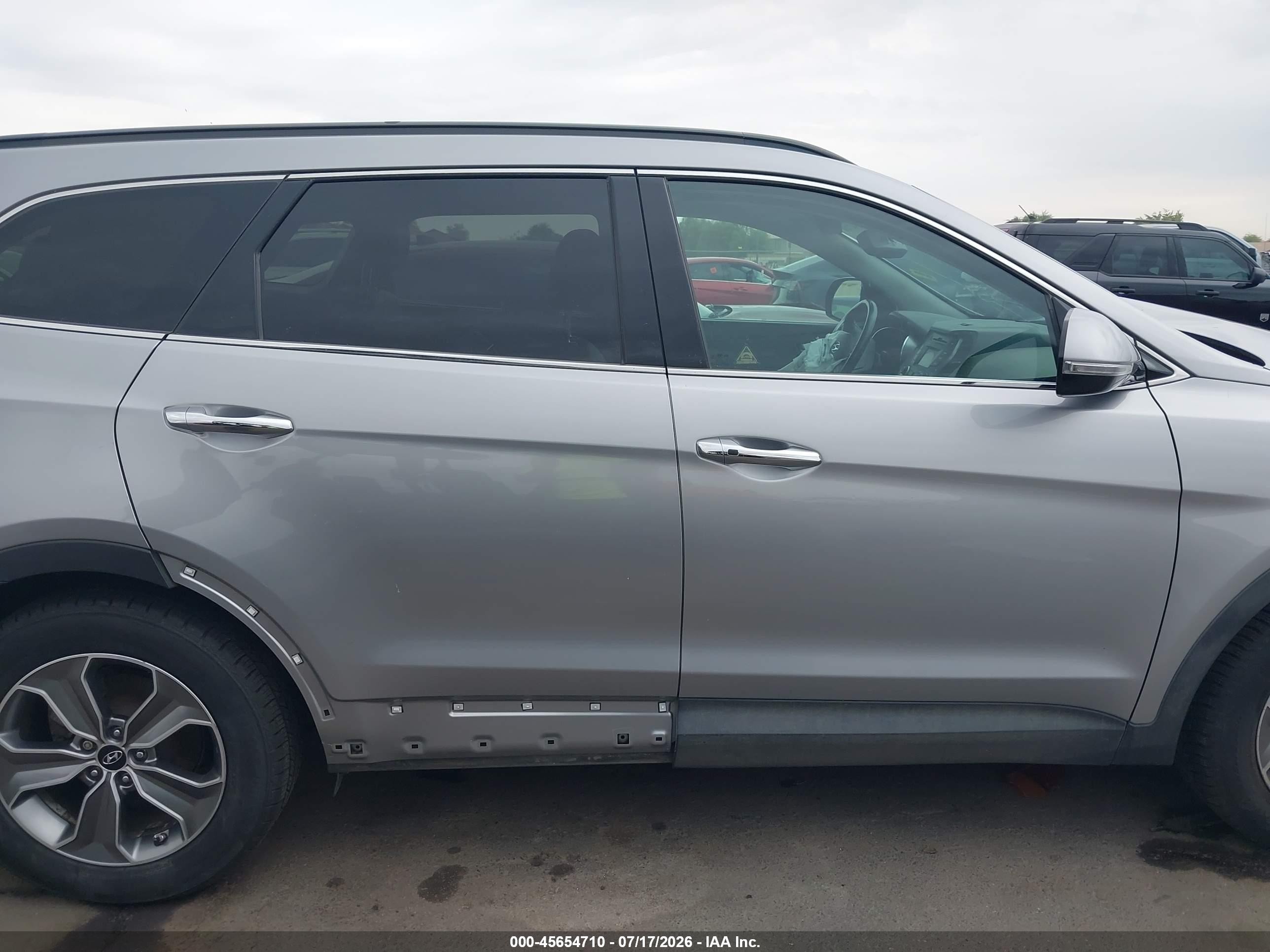 2014 Hyundai Santa Fe Limited Silver vin: KM8SNDHF5EU057610