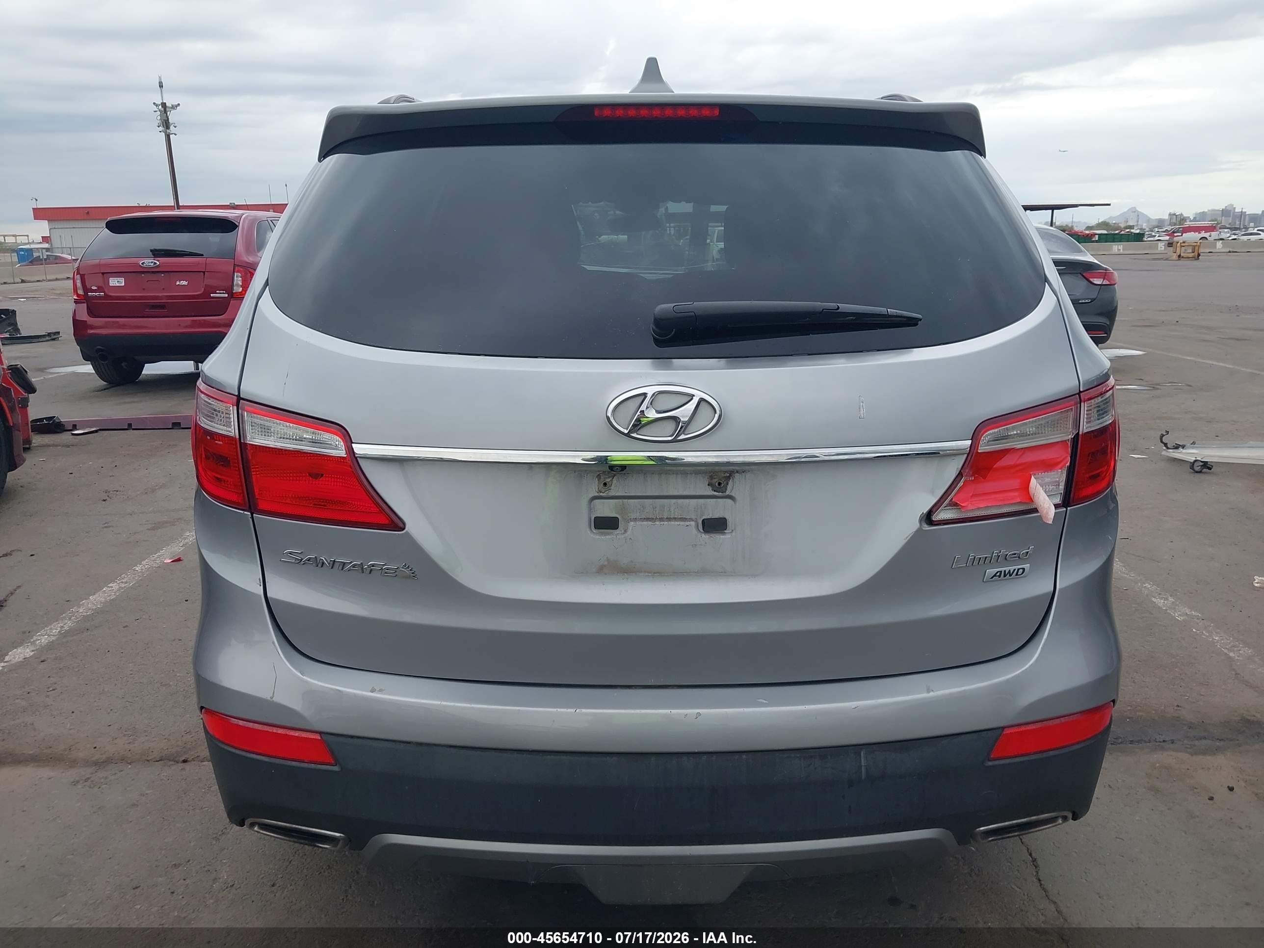 2014 Hyundai Santa Fe Limited Silver vin: KM8SNDHF5EU057610