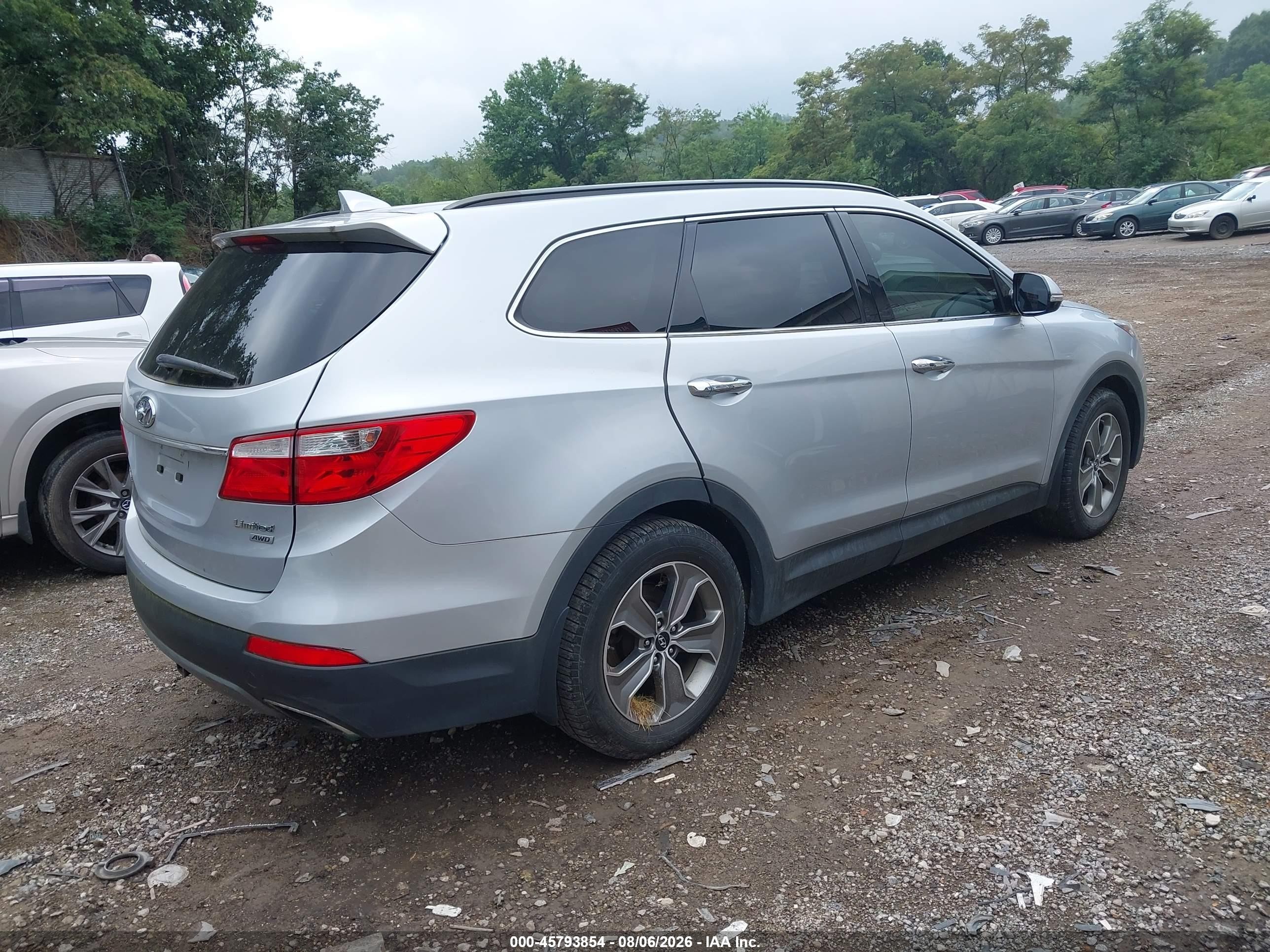 2014 Hyundai Santa Fe Limited Silver vin: KM8SNDHF7EU049394