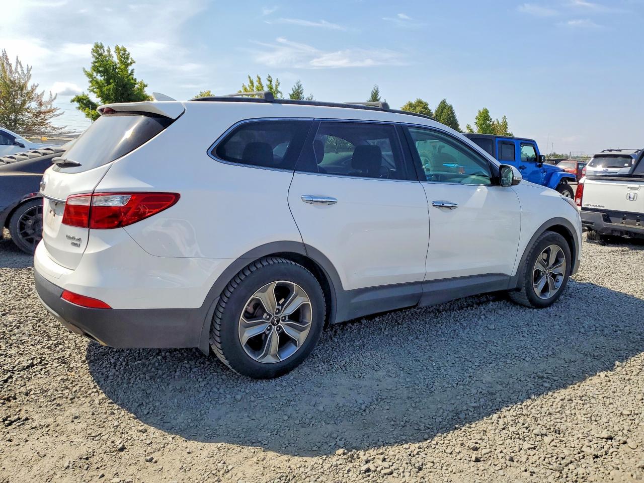 2014 Hyundai Santa Fe Gls White vin: KM8SNDHF8EU056127