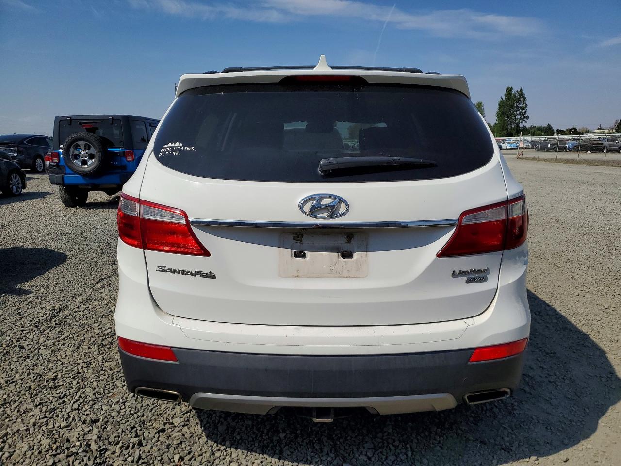 2014 Hyundai Santa Fe Gls White vin: KM8SNDHF8EU056127