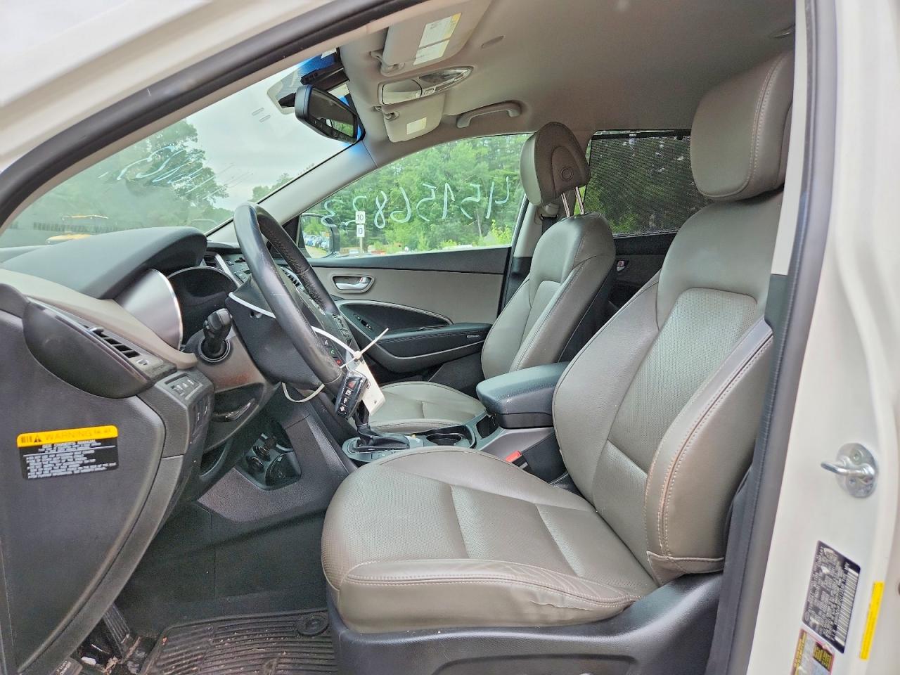 2015 Hyundai Santa Fe Gls White vin: KM8SNDHF8FU112598