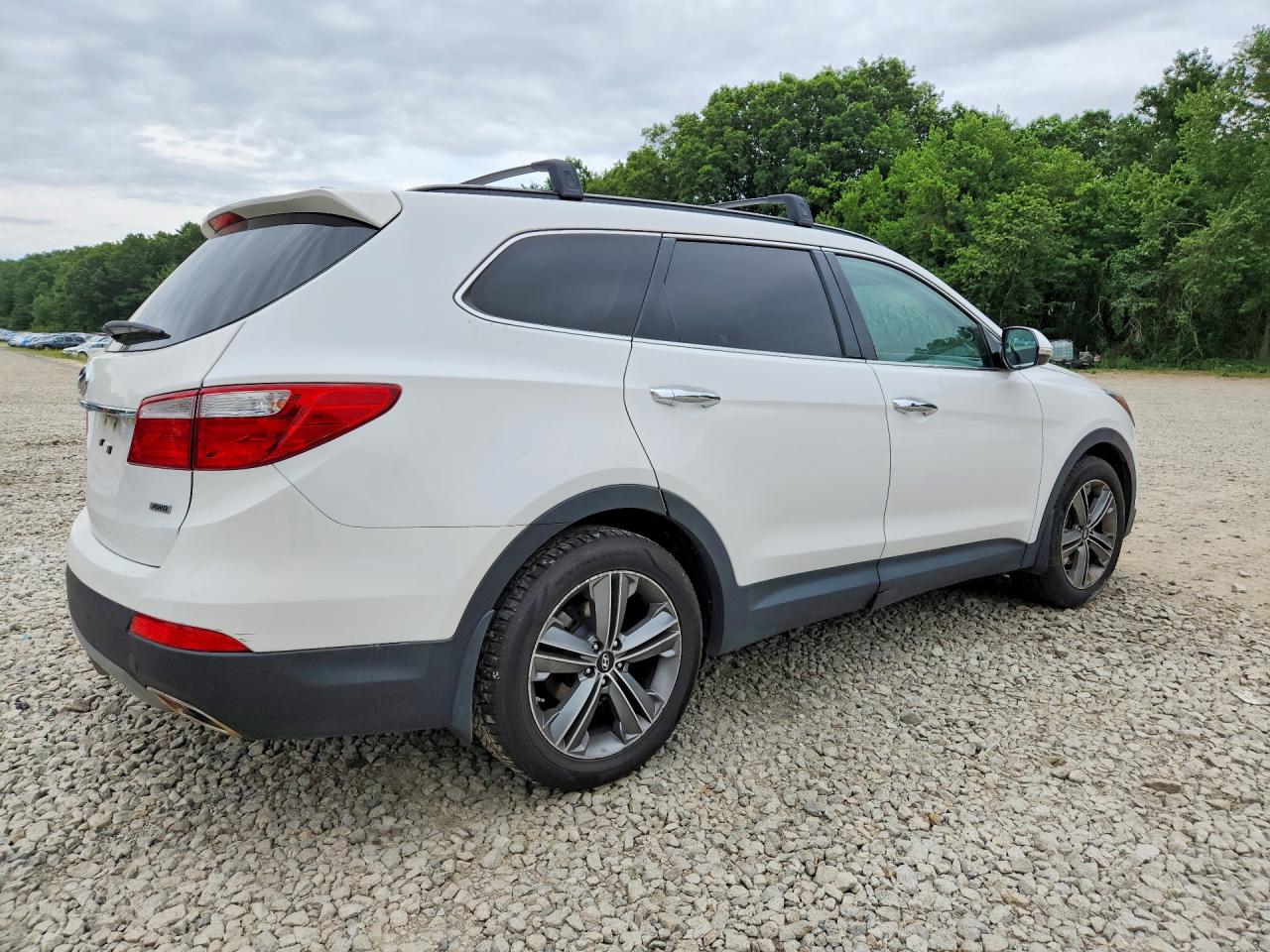 2015 Hyundai Santa Fe Gls White vin: KM8SNDHF8FU112598