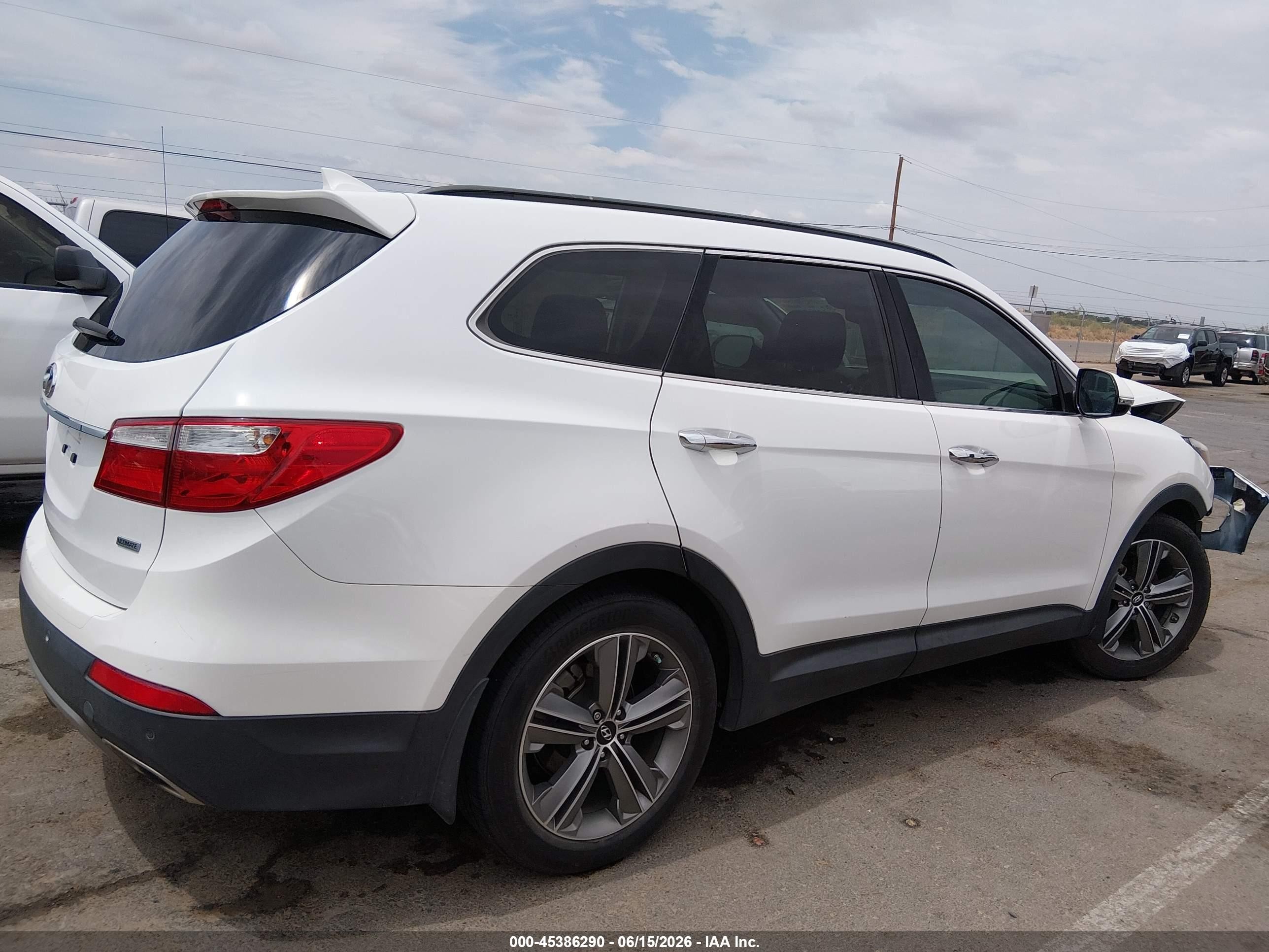 2015 Hyundai Santa Fe Gls White vin: KM8SR4HF0FU119145