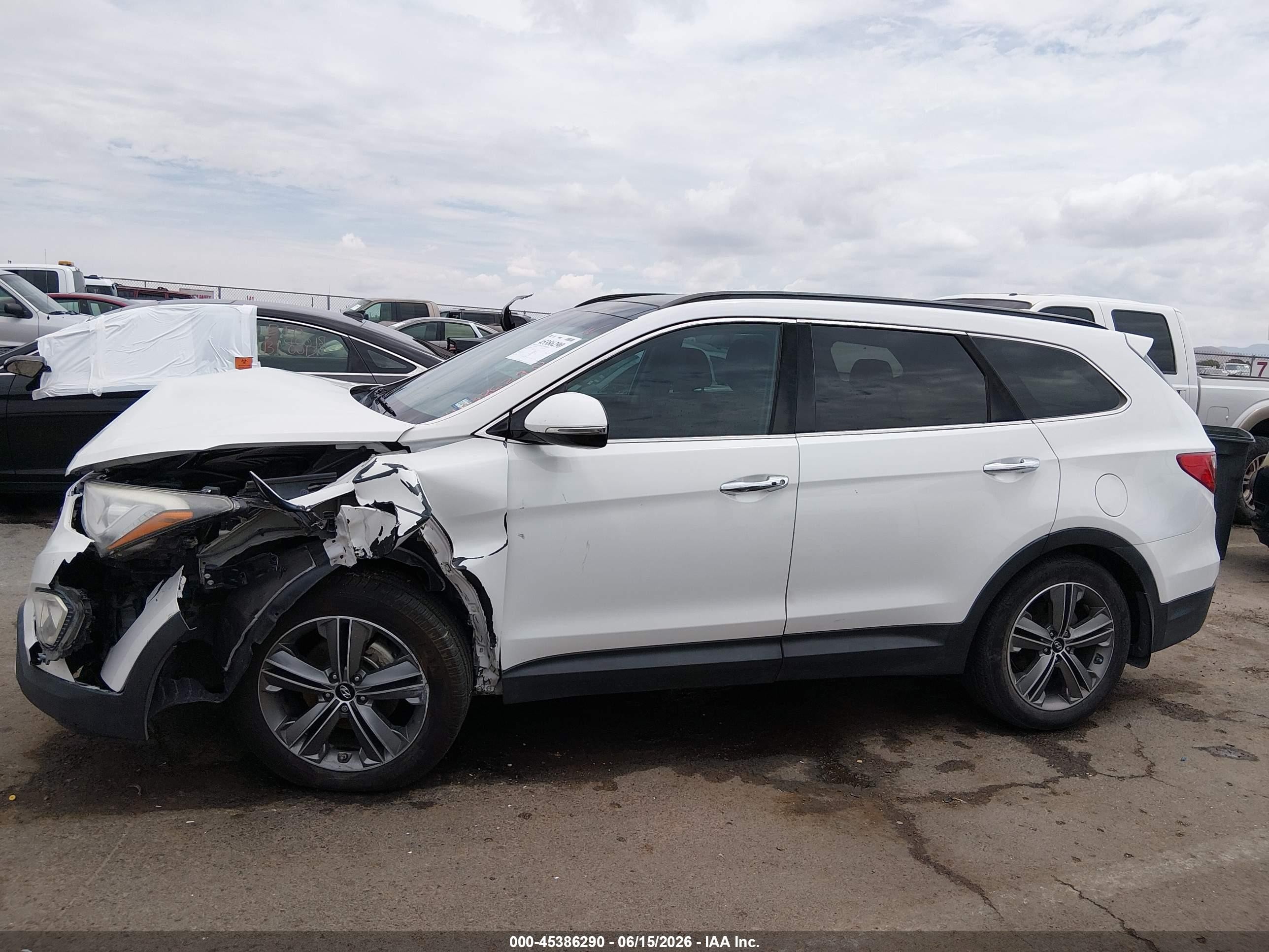 2015 Hyundai Santa Fe Gls White vin: KM8SR4HF0FU119145