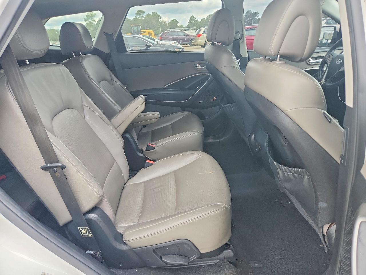 2014 Hyundai Santa Fe Limited White vin: KM8SR4HF2EU053065