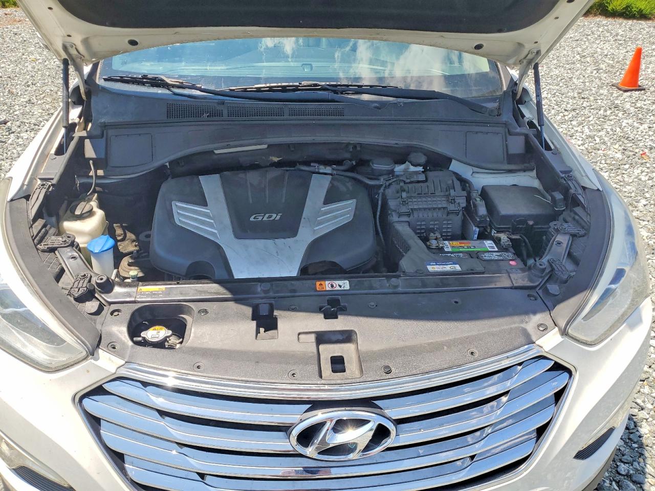 2015 Hyundai Santa Fe Gls White vin: KM8SR4HF2FU117817