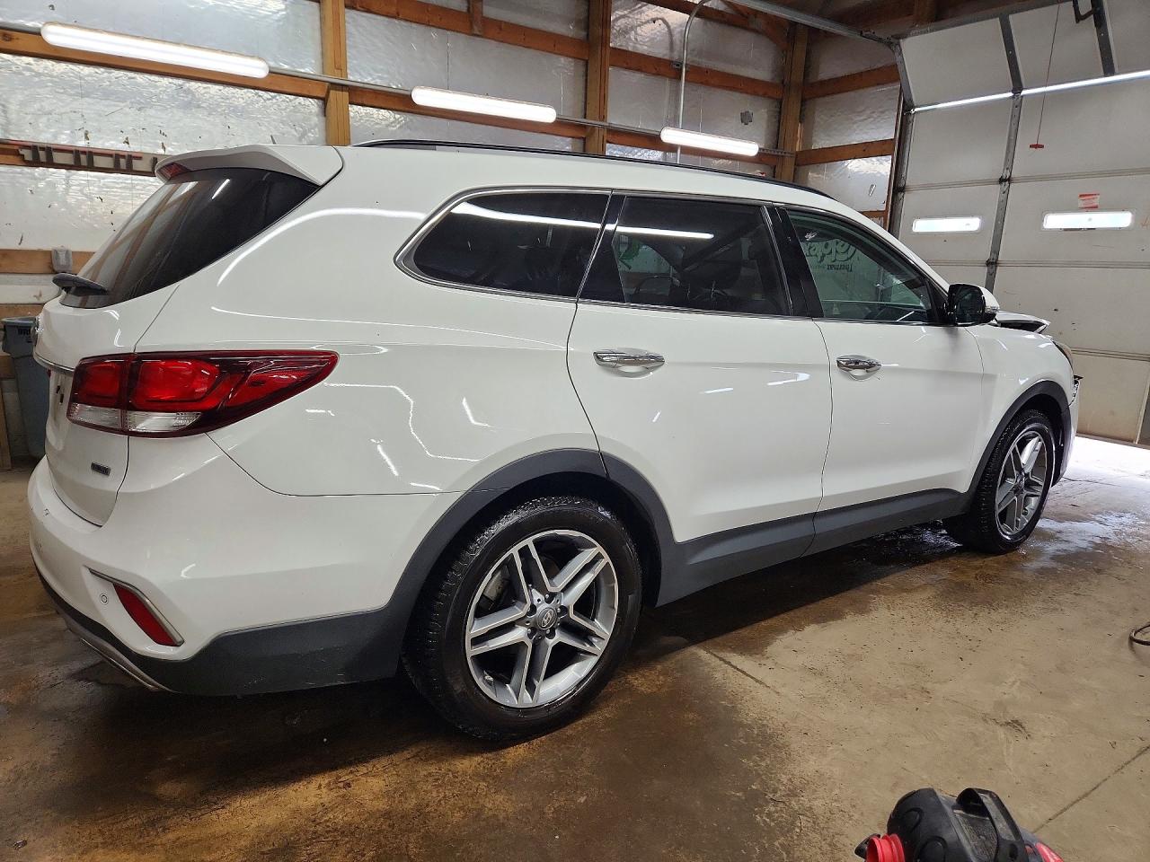 2018 Hyundai Santa Fe Se Ultimate White vin: KM8SR4HF2JU258685