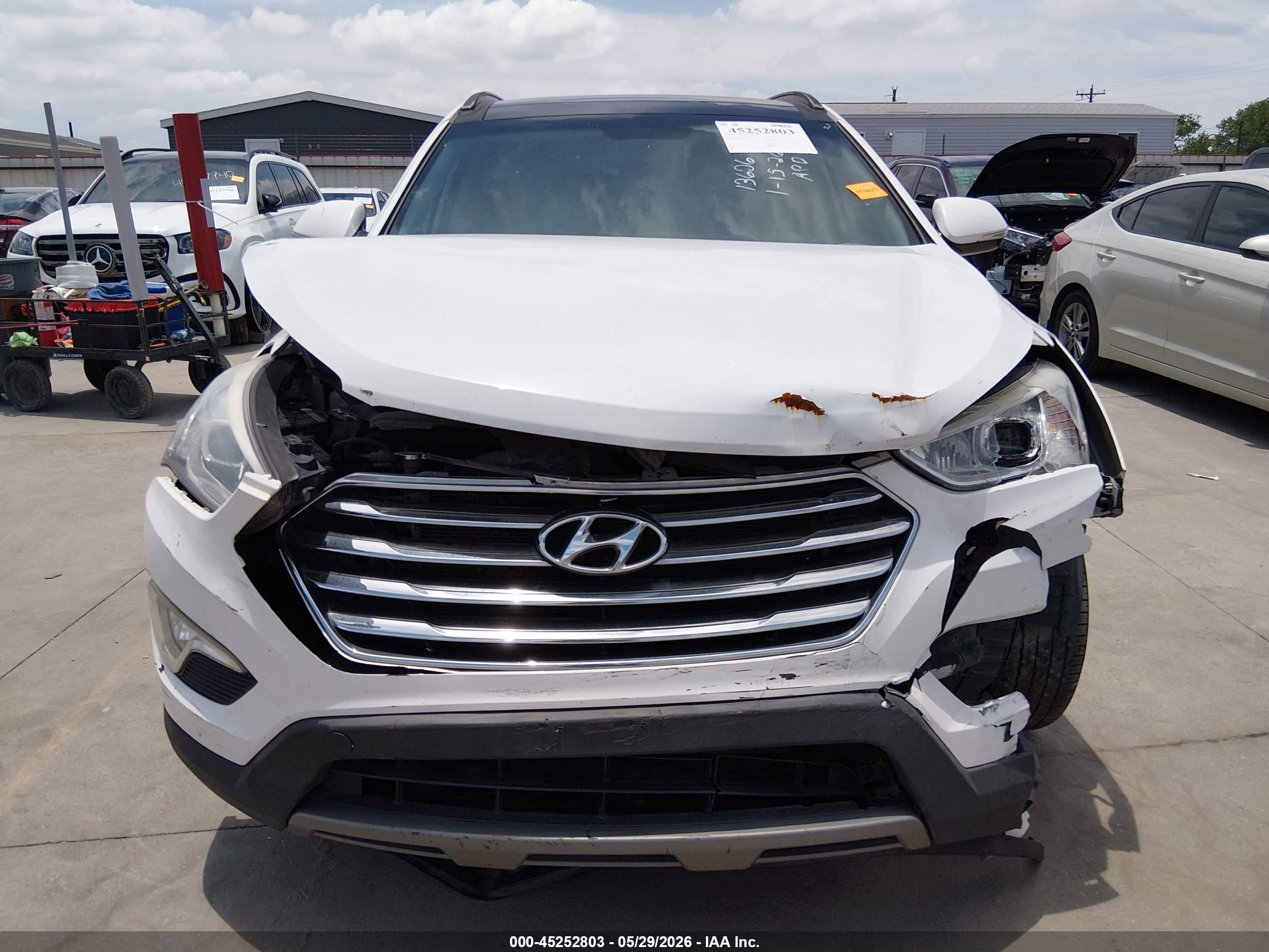 2014 Hyundai Santa Fe Gls White vin: KM8SR4HF3EU037294