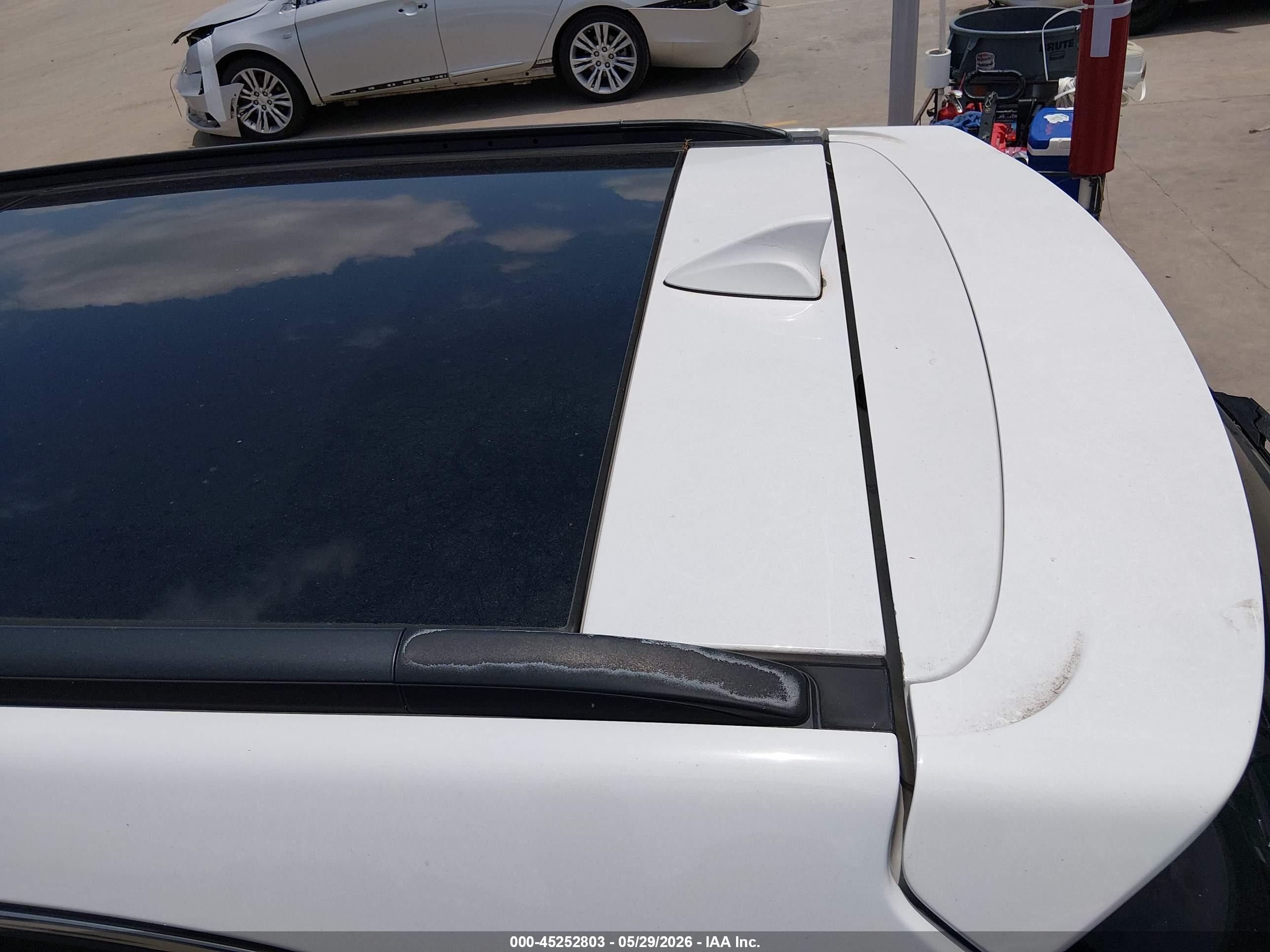 2014 Hyundai Santa Fe Gls White vin: KM8SR4HF3EU037294