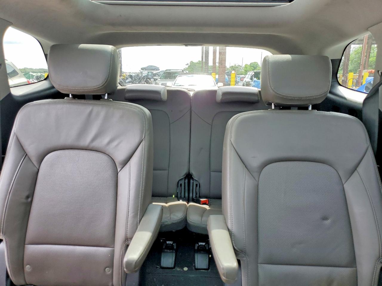 2015 Hyundai Santa Fe Limited Silver vin: KM8SR4HF3FU112626