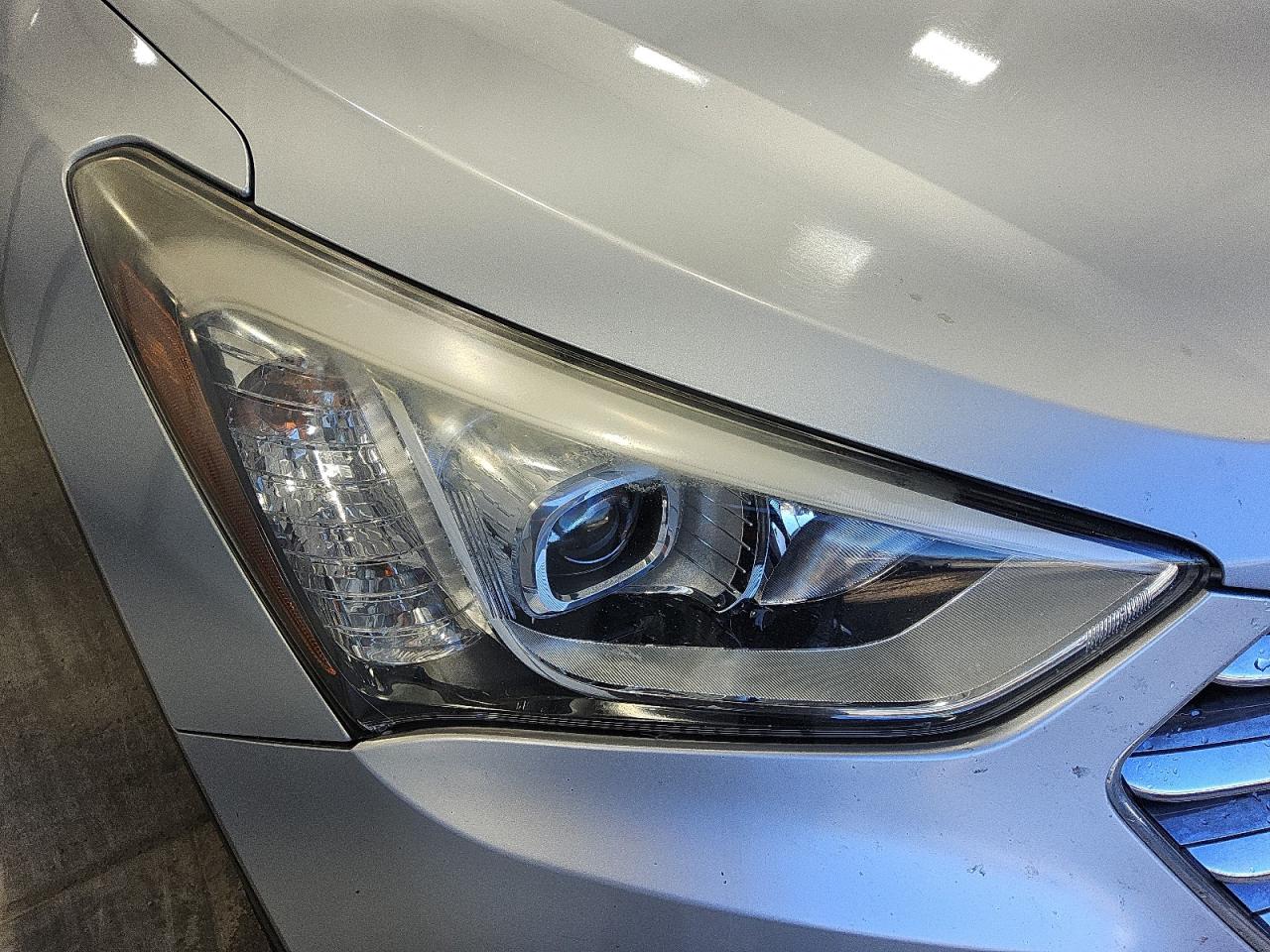 2014 Hyundai Santa Fe Gls Gray vin: KM8SR4HF6EU072668 Damage: Right Headlight Housing, Scuffed, 7 To 8 Inches
