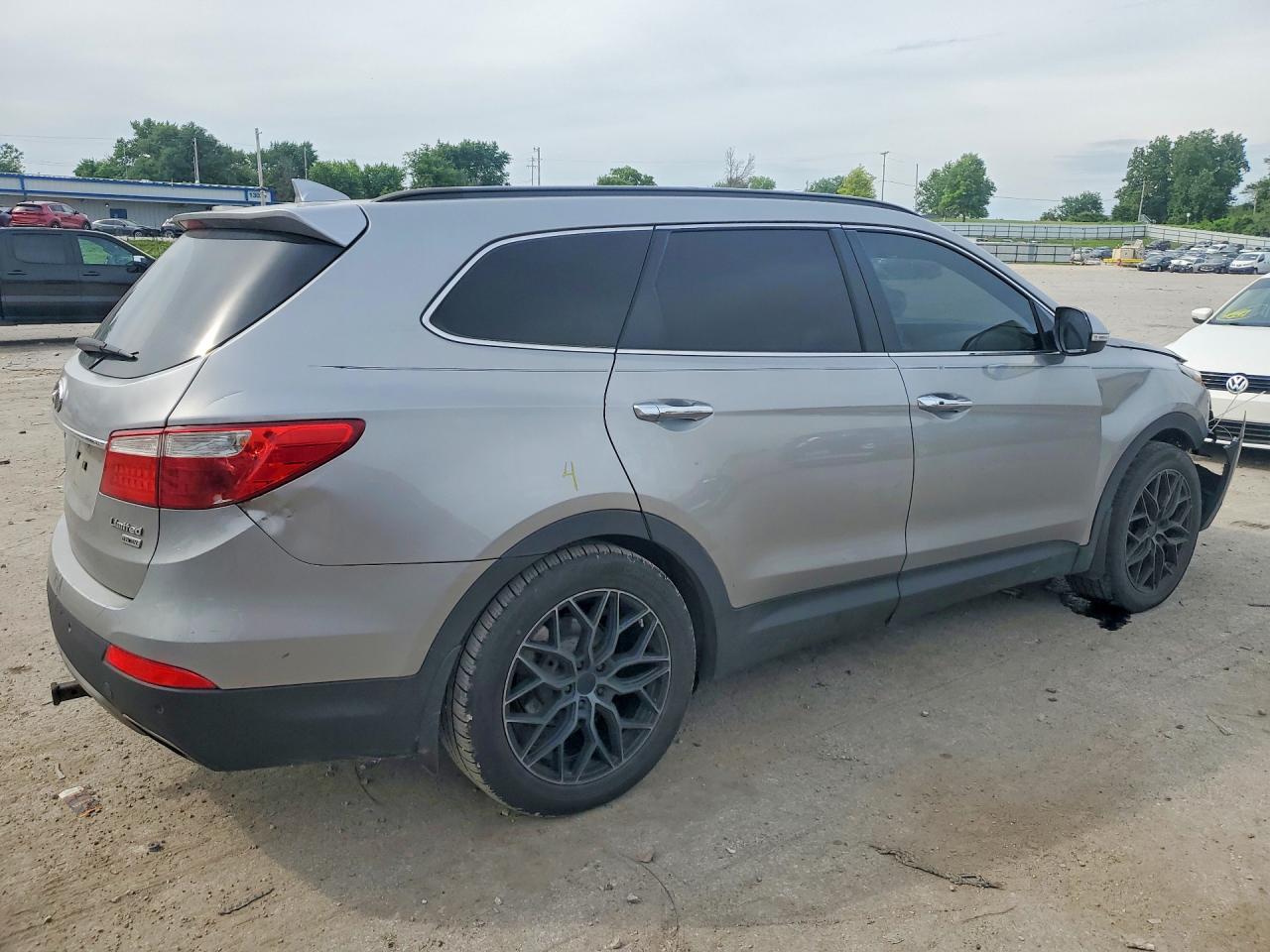 2015 Hyundai Santa Fe Silver vin: KM8SR4HF8FU111102