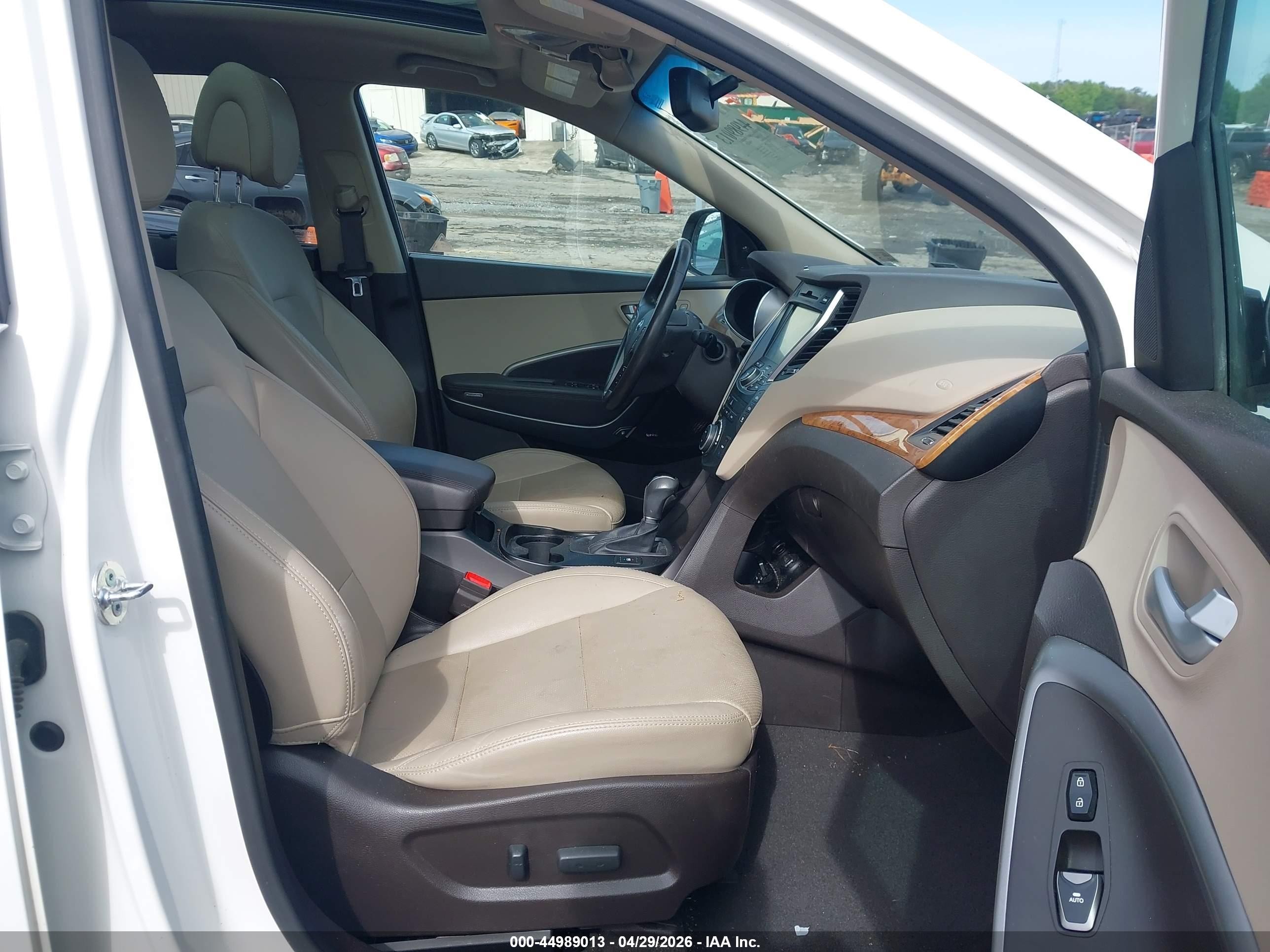 2015 Hyundai Santa Fe Limited White vin: KM8SR4HF9FU110105