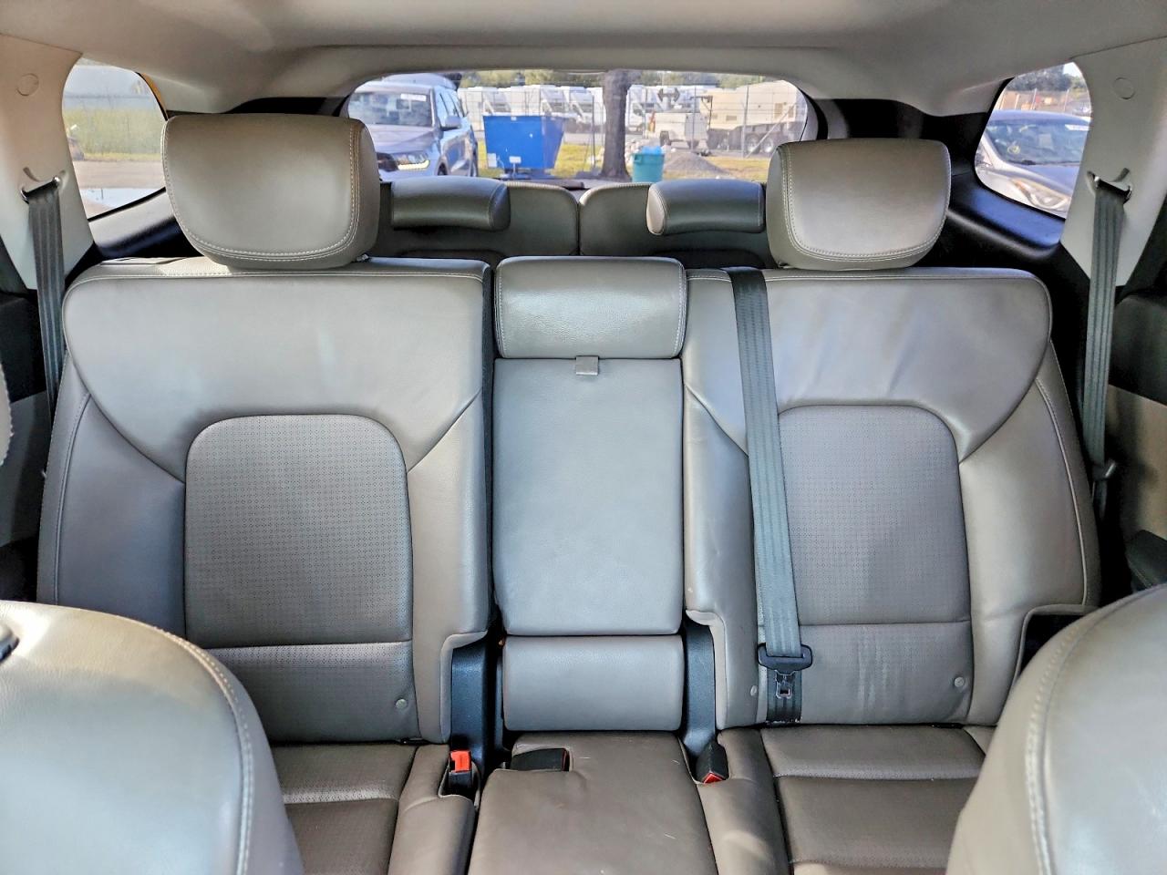 2014 Hyundai Santa Fe Gls White vin: KM8SRDHF0EU081754