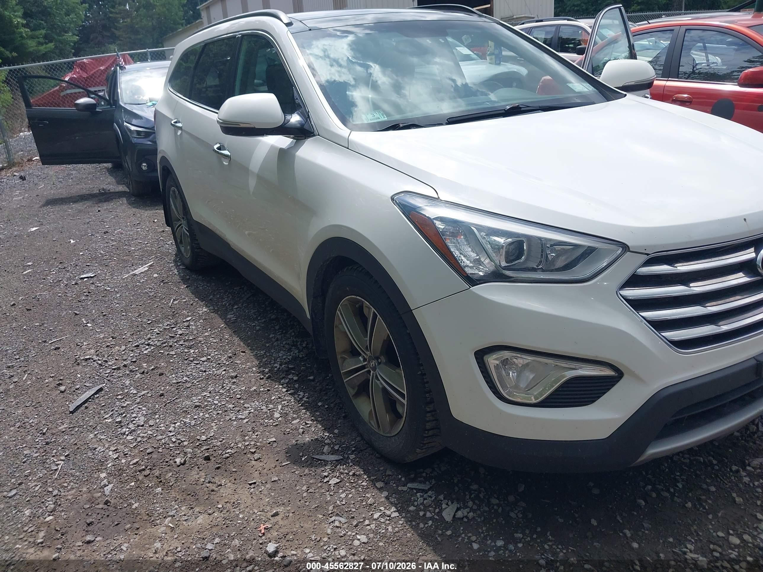2014 Hyundai Santa Fe Gls White vin: KM8SRDHF0EU088316