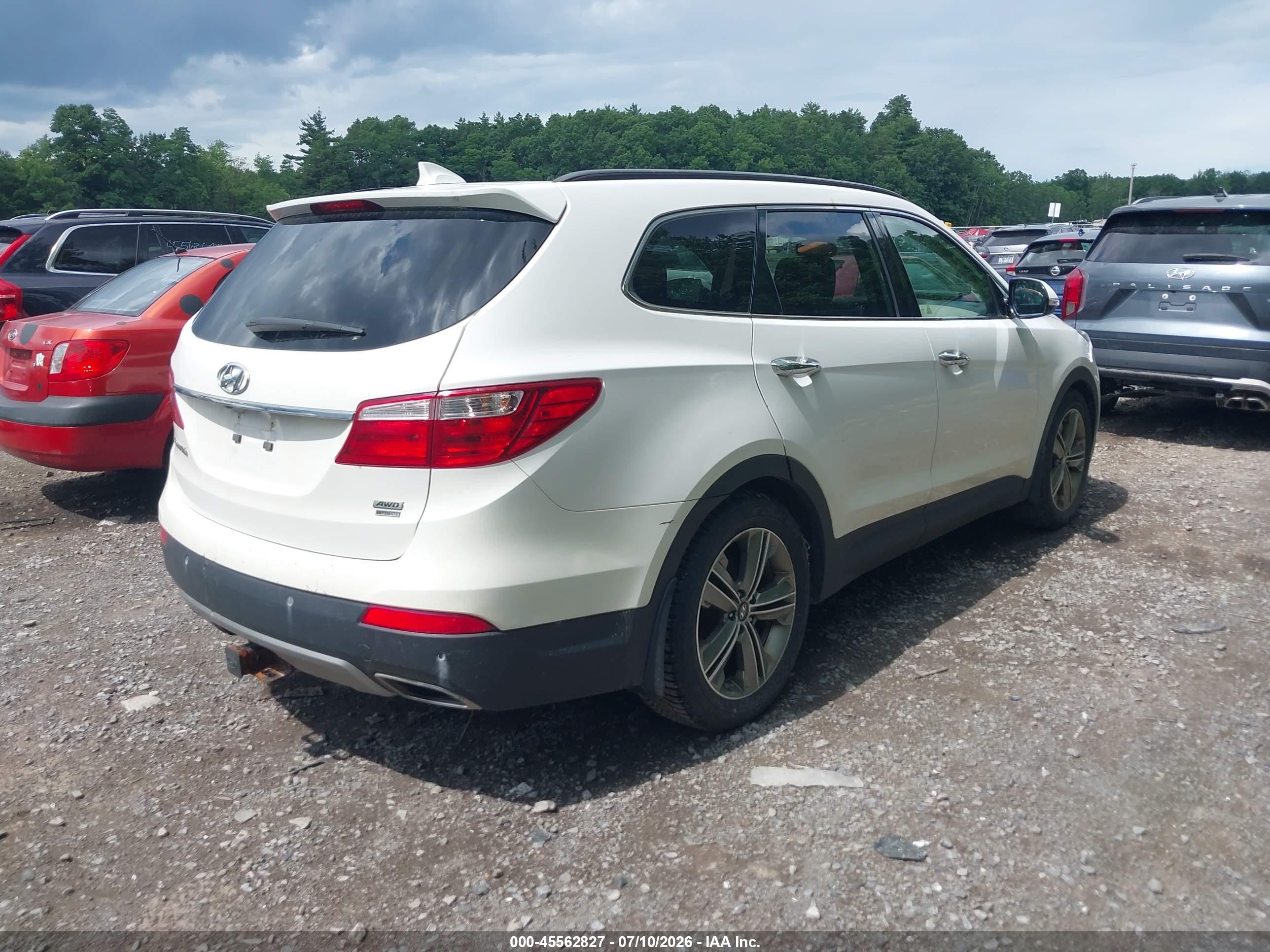 2014 Hyundai Santa Fe Gls White vin: KM8SRDHF0EU088316