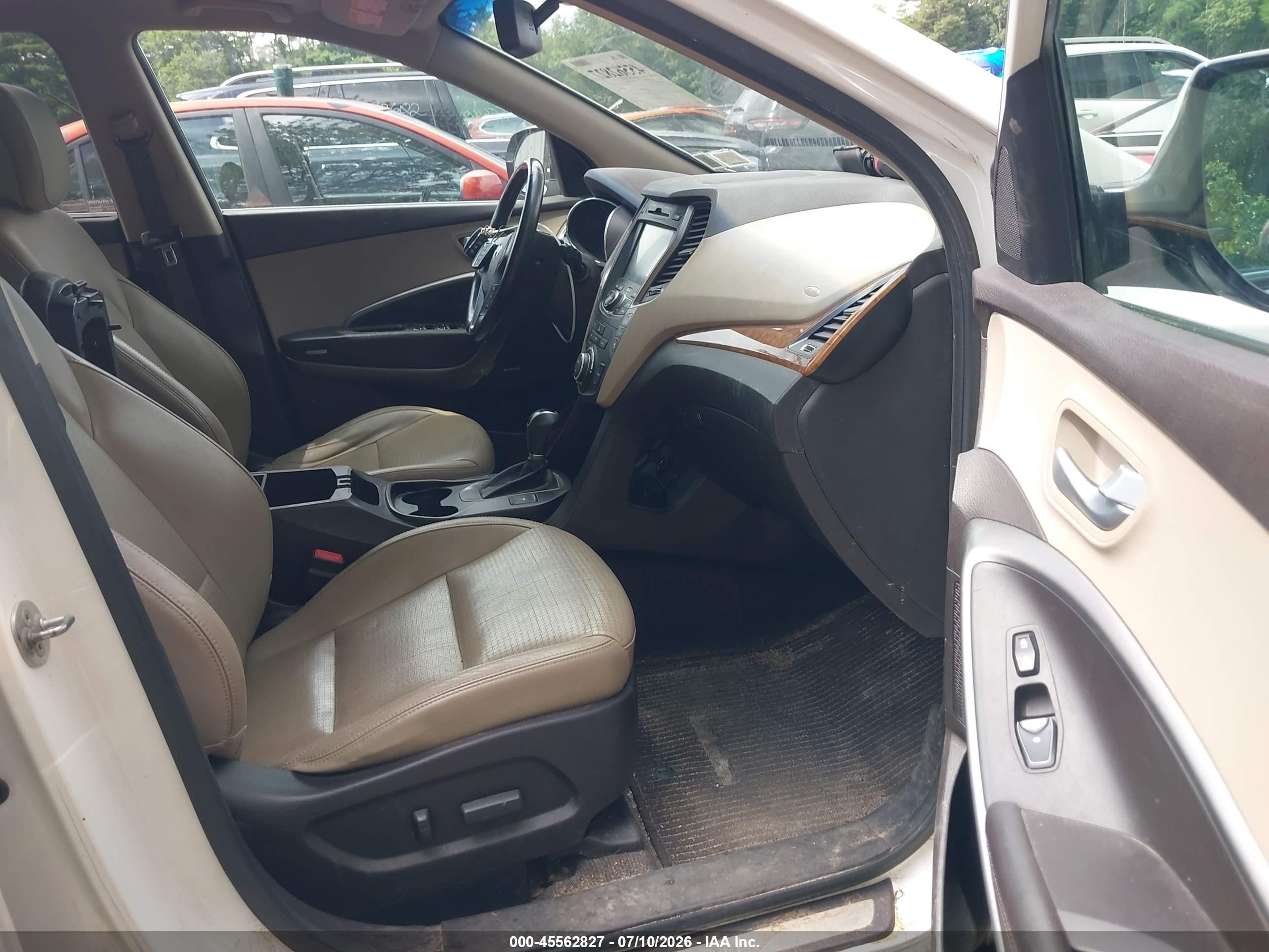 2014 Hyundai Santa Fe Gls White vin: KM8SRDHF0EU088316