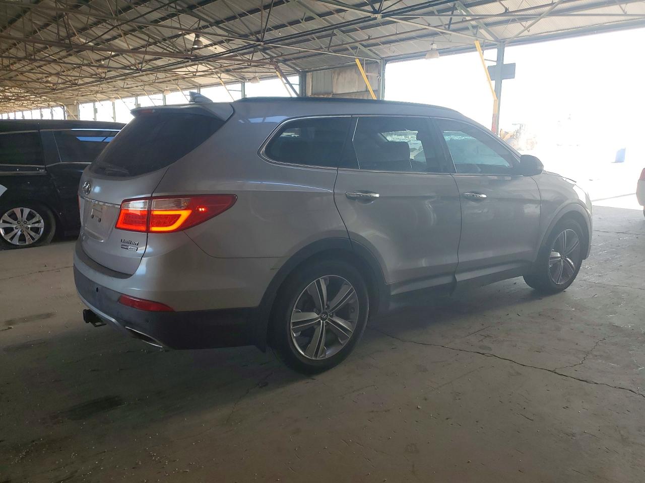 2015 Hyundai Santa Fe Limited Silver vin: KM8SRDHF0FU096532