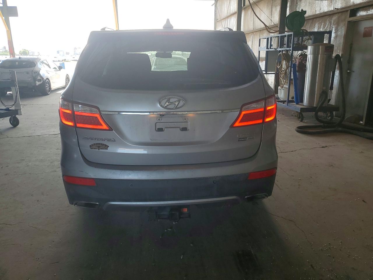 2015 Hyundai Santa Fe Limited Silver vin: KM8SRDHF0FU096532