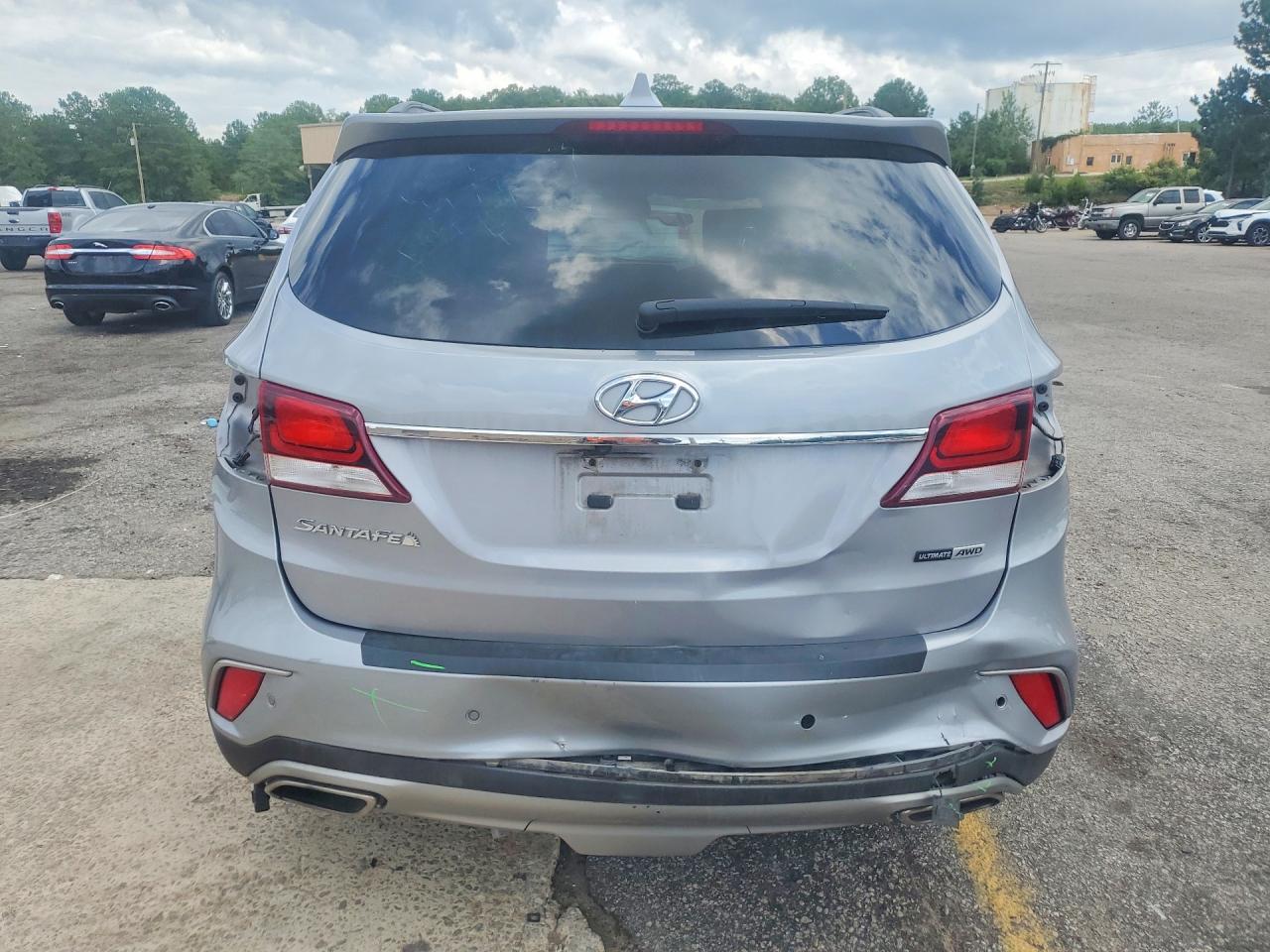2017 Hyundai Santa Fe Se Ultimate Silver vin: KM8SRDHF0HU222908