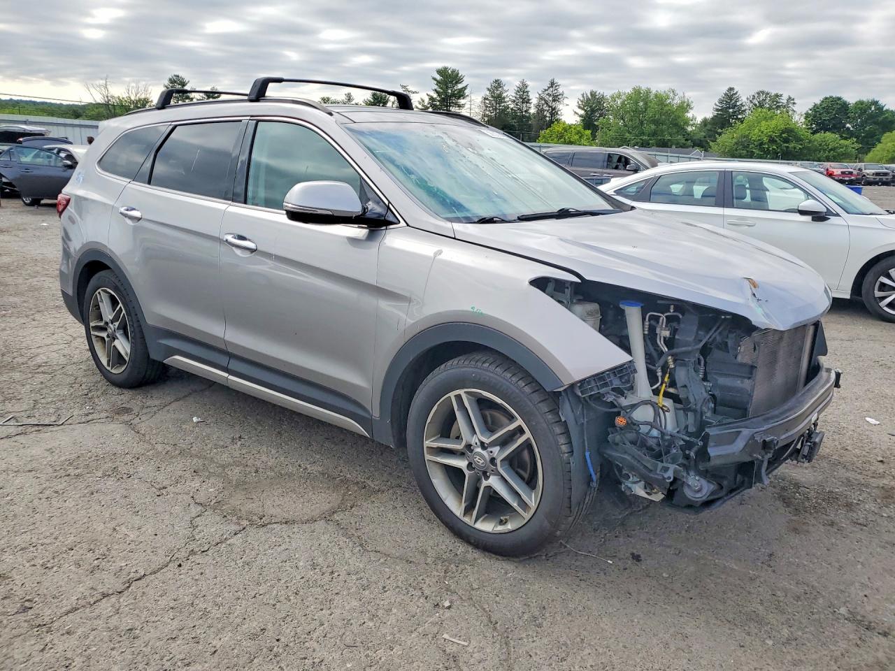 2017 Hyundai Santa Fe Limited Ultimate Silver vin: KM8SRDHF0HU249011